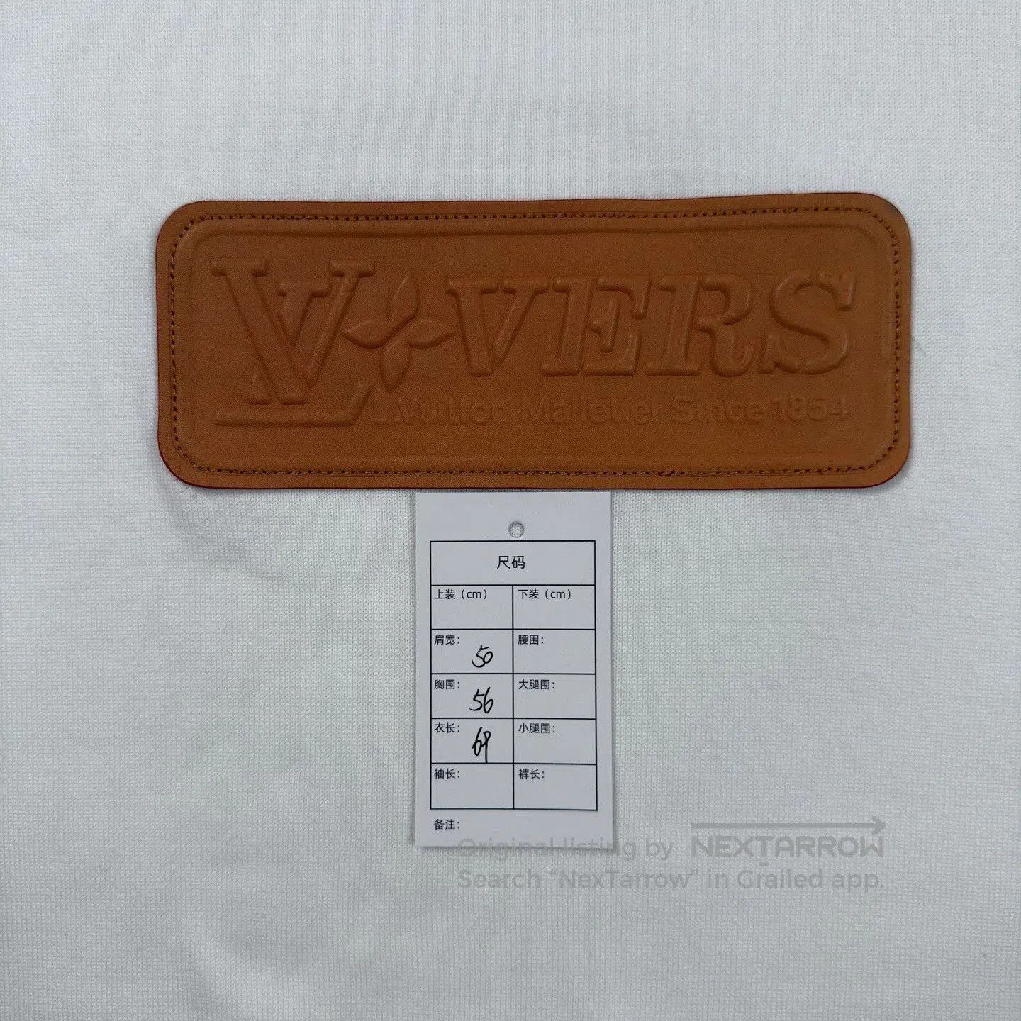Louis Vuitton LV 25 White Embossed Leather Patch Short-Sleeve. Size US M / EU 48-50 / 2 - 8 Thumbnail
