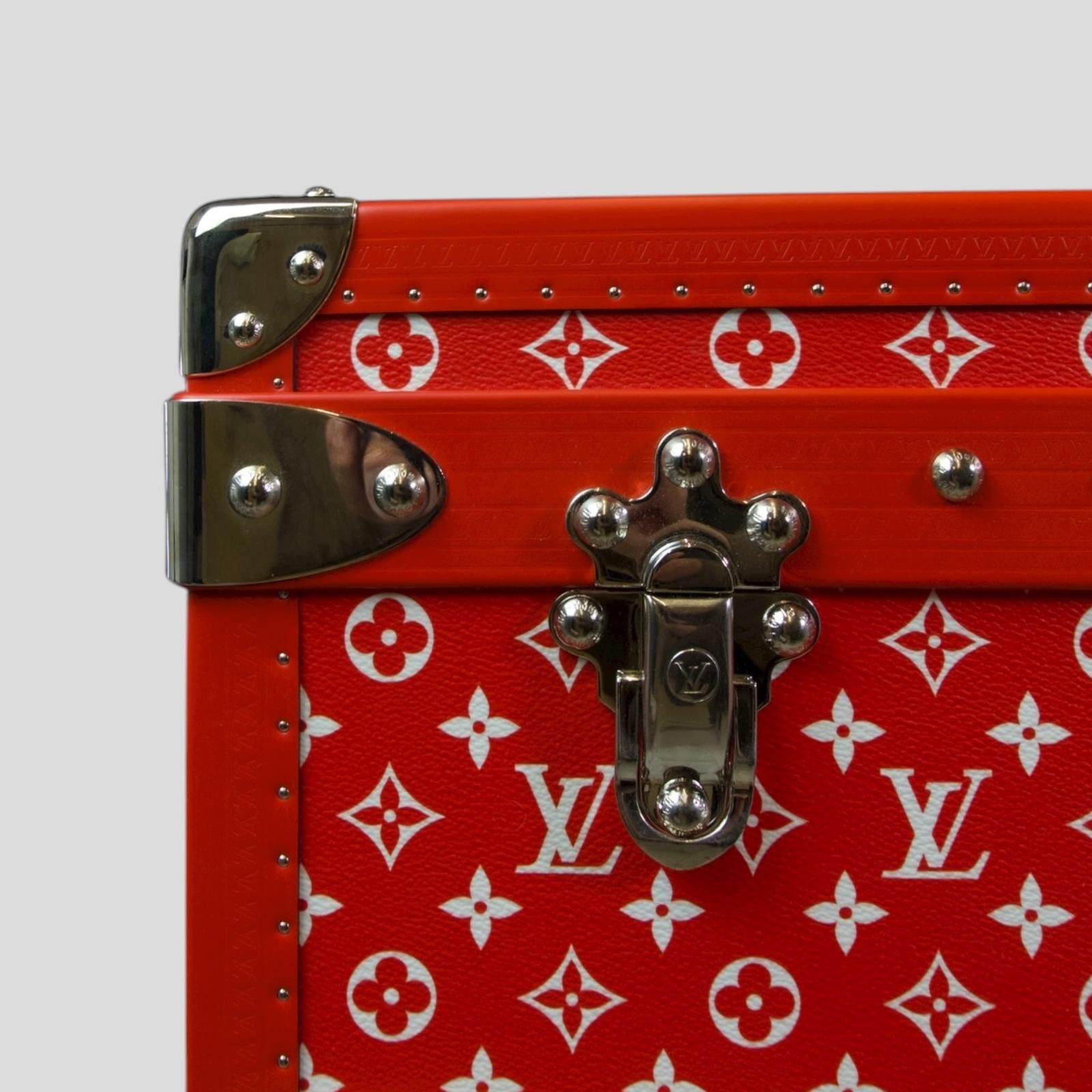 Louis Vuitton Louis Vuitton X Supreme Trunk Size ONE SIZE - 5 Thumbnail