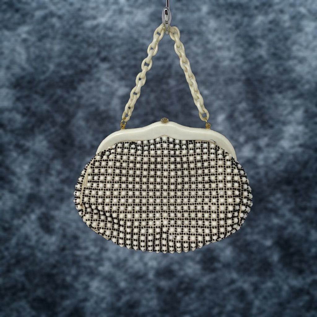 Vintage VINTAGE 1950s Beaded Lucite Bag Purse Cream Ivory Handmade Hong Kong Chain Handle Purse Eveningwear Womens Mens Size ONE SIZE - 1 Thumbnail