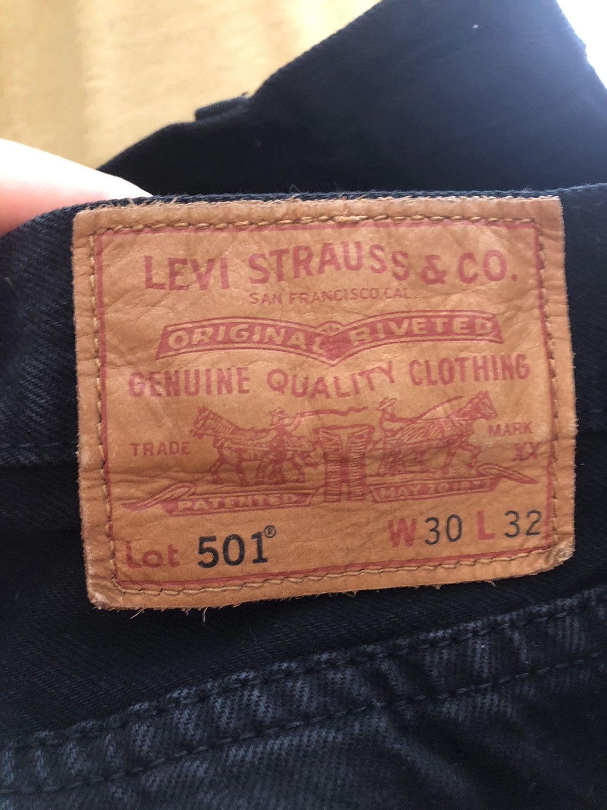 Levi's LEVI’S STRAUSS 501 CLASSIC VINTAGE DENIM JEANS PANTS Size US 30 / EU 46 - 3 Thumbnail