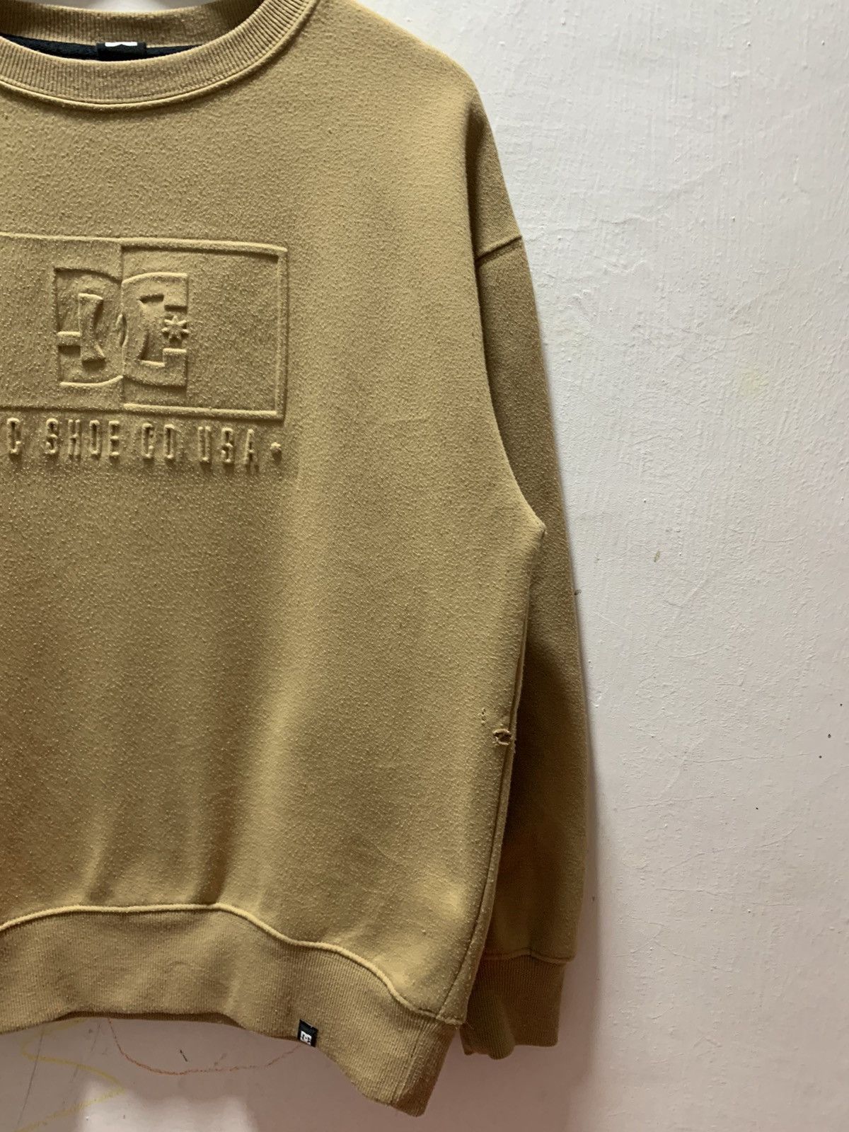 DC Y2K Dc DCSHOECOUSA Big Logo Distressed Sweatshirt Size US S / EU 44-46 / 1 - 5 Thumbnail