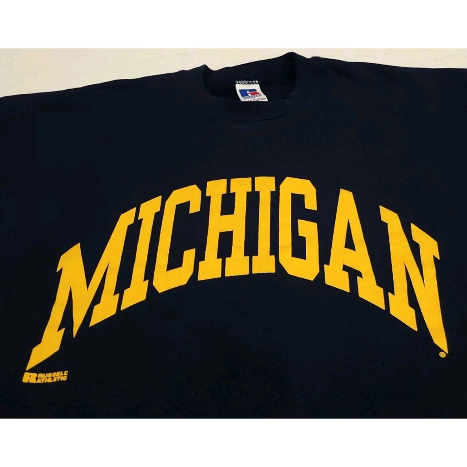 Russell Athletic VINTAGE 90s University Michigan Wolverines Russell Athletic Sweatshirt USA Made Mens Blue Crew Neck Pullover Long Sleeve M/L PIT 22.75 BACK 25.25 Size US M / EU 48-50 / 2 - 5 Thumbnail