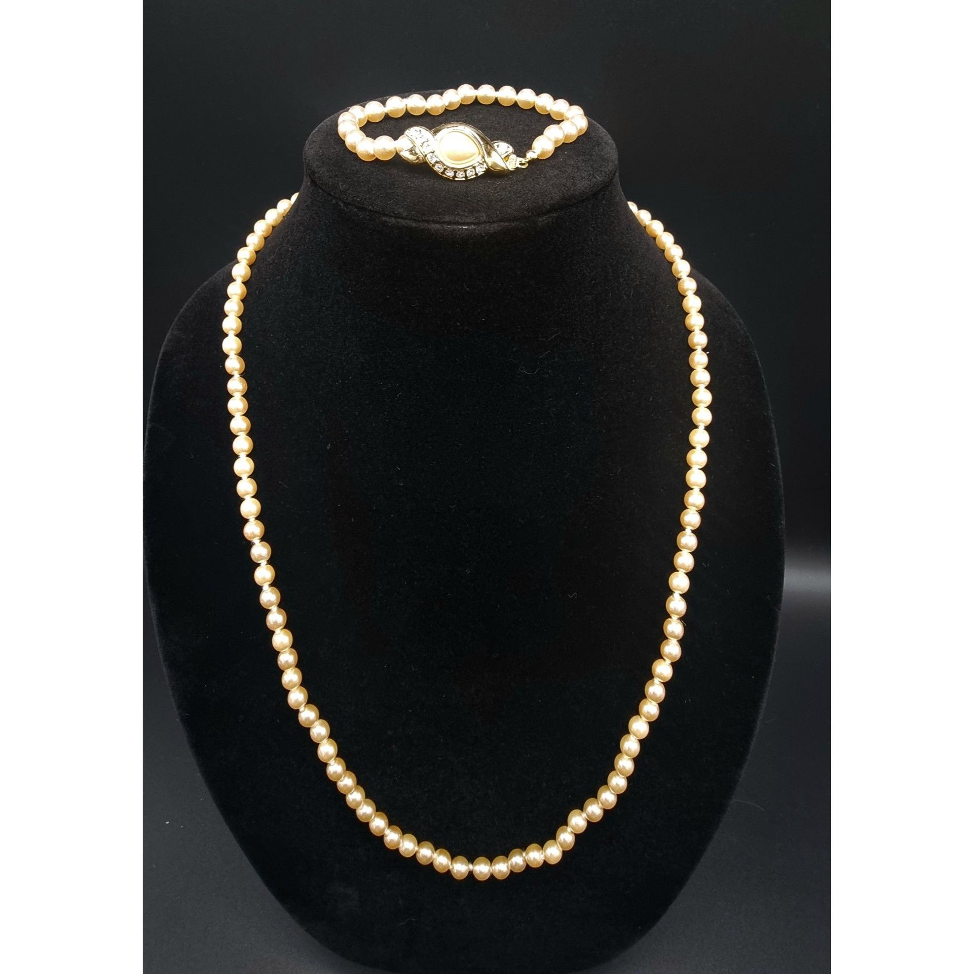 Vintage Vintage NOLAN MILLER 1990s Pearl Necklace & Bracelet Set Size ONE SIZE - 1 Thumbnail