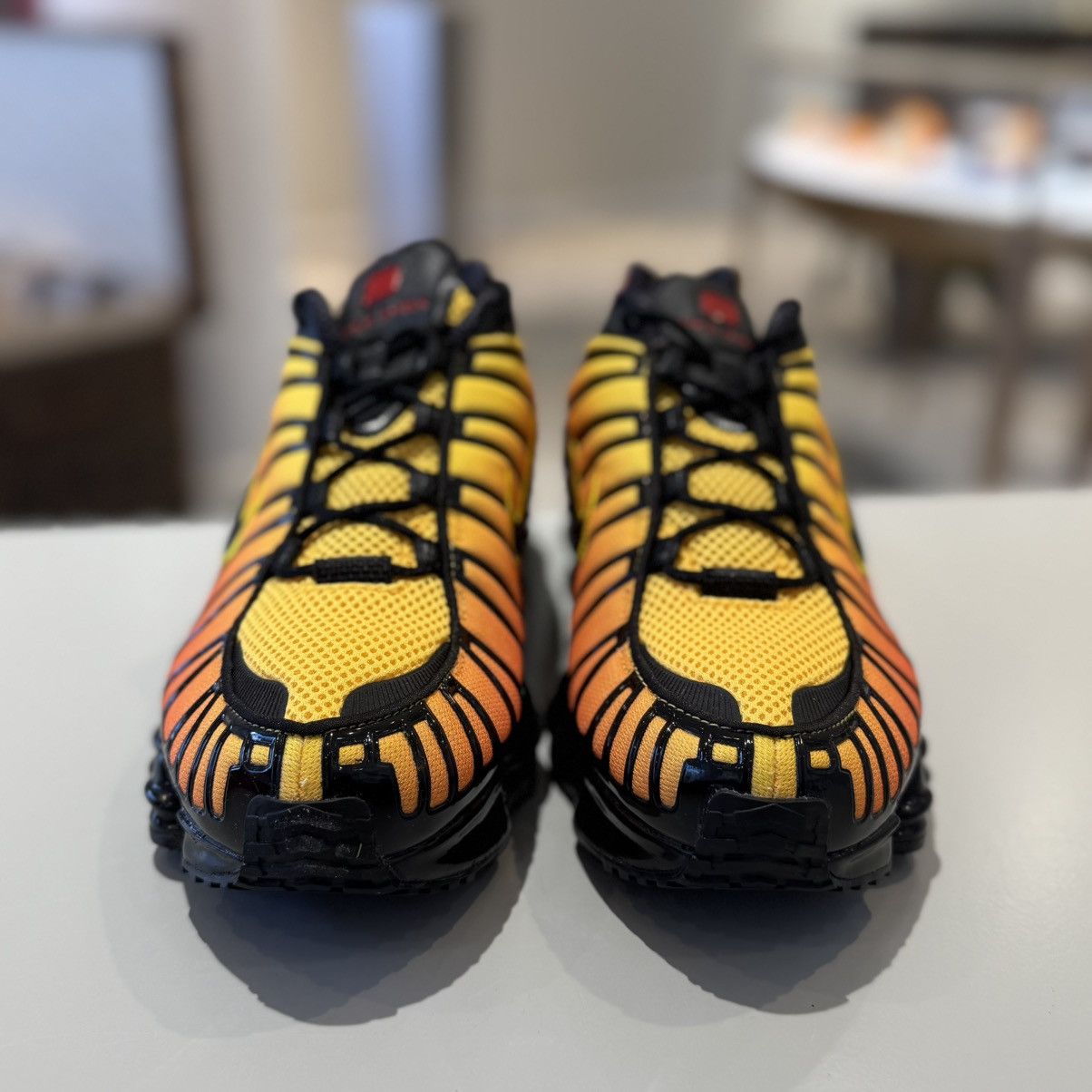 Nike Nike Shox TL Sunrise Size US 9.5 / EU 42-43 - 2 Thumbnail