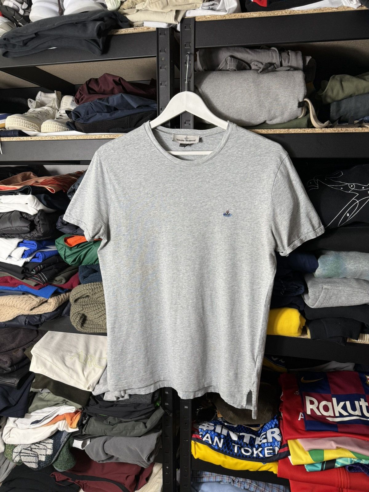Vivienne Westwood Vivienne Westwood T Shirt Grey Orb Logo Distressed Used Size US L / EU 52-54 / 3 - 1 Thumbnail
