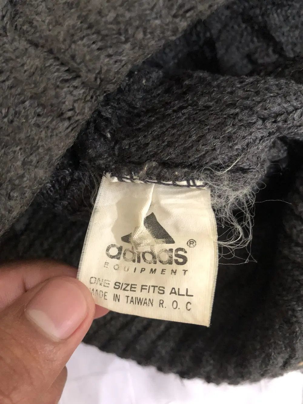 Adidas Vintage Adidas Spell Out beanie Size ONE SIZE - 4 Thumbnail