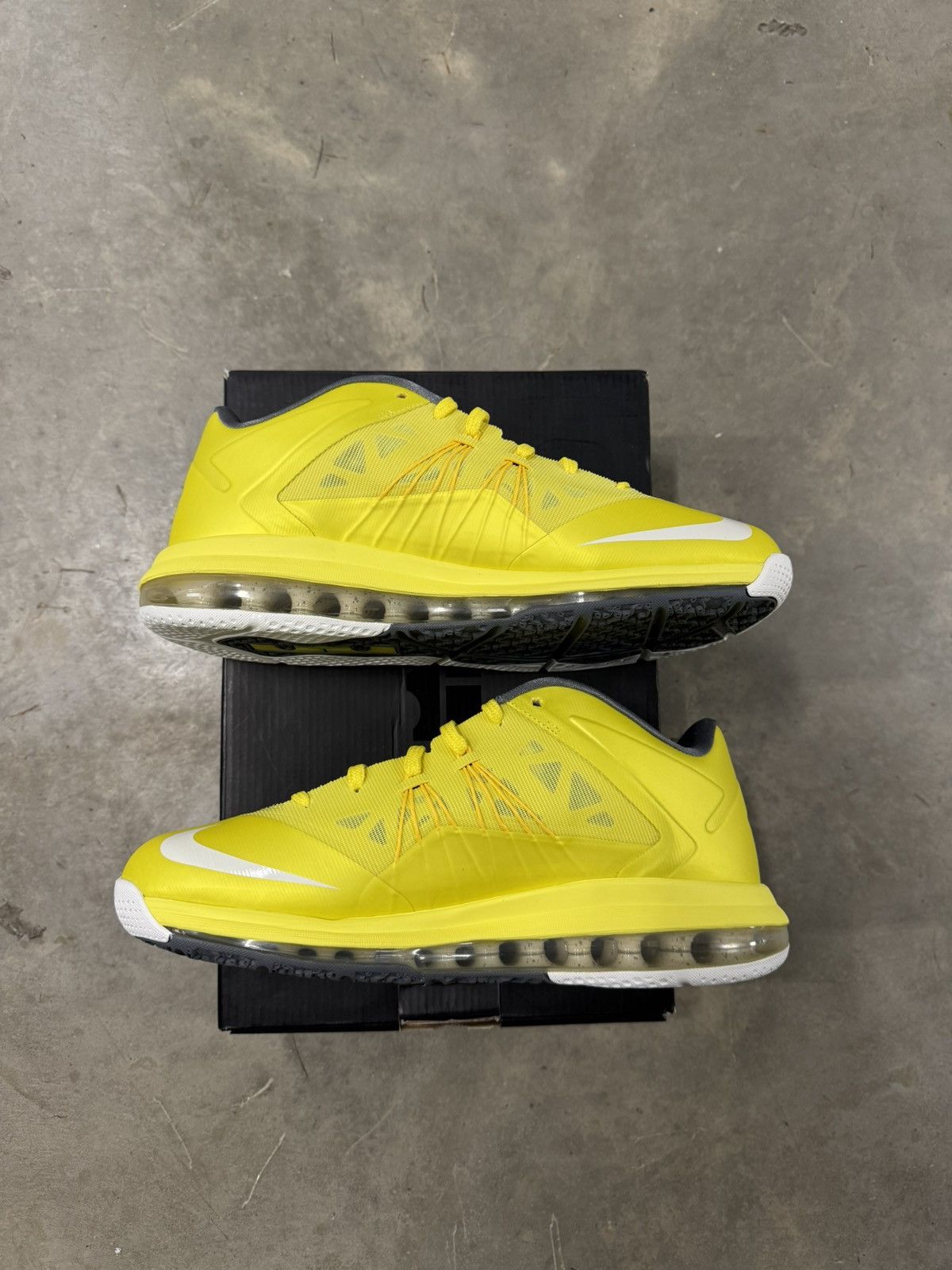 Nike Nike Lebron 10 Low Sonic Yellow Size 9.5 Size US 9.5 / EU 42-43 - 3 Thumbnail
