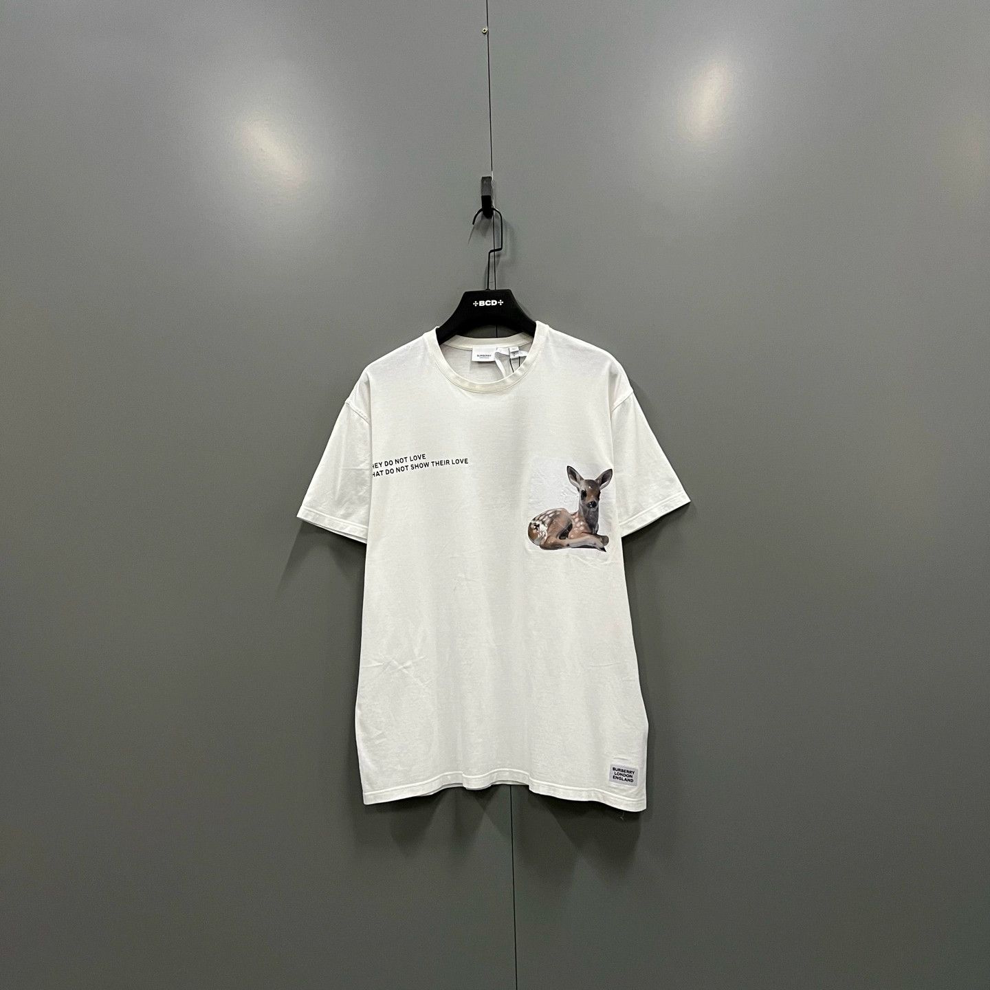 Burberry Burberry White Deer Print Short Sleeve Size US S / EU 44-46 / 1 - 1 Thumbnail