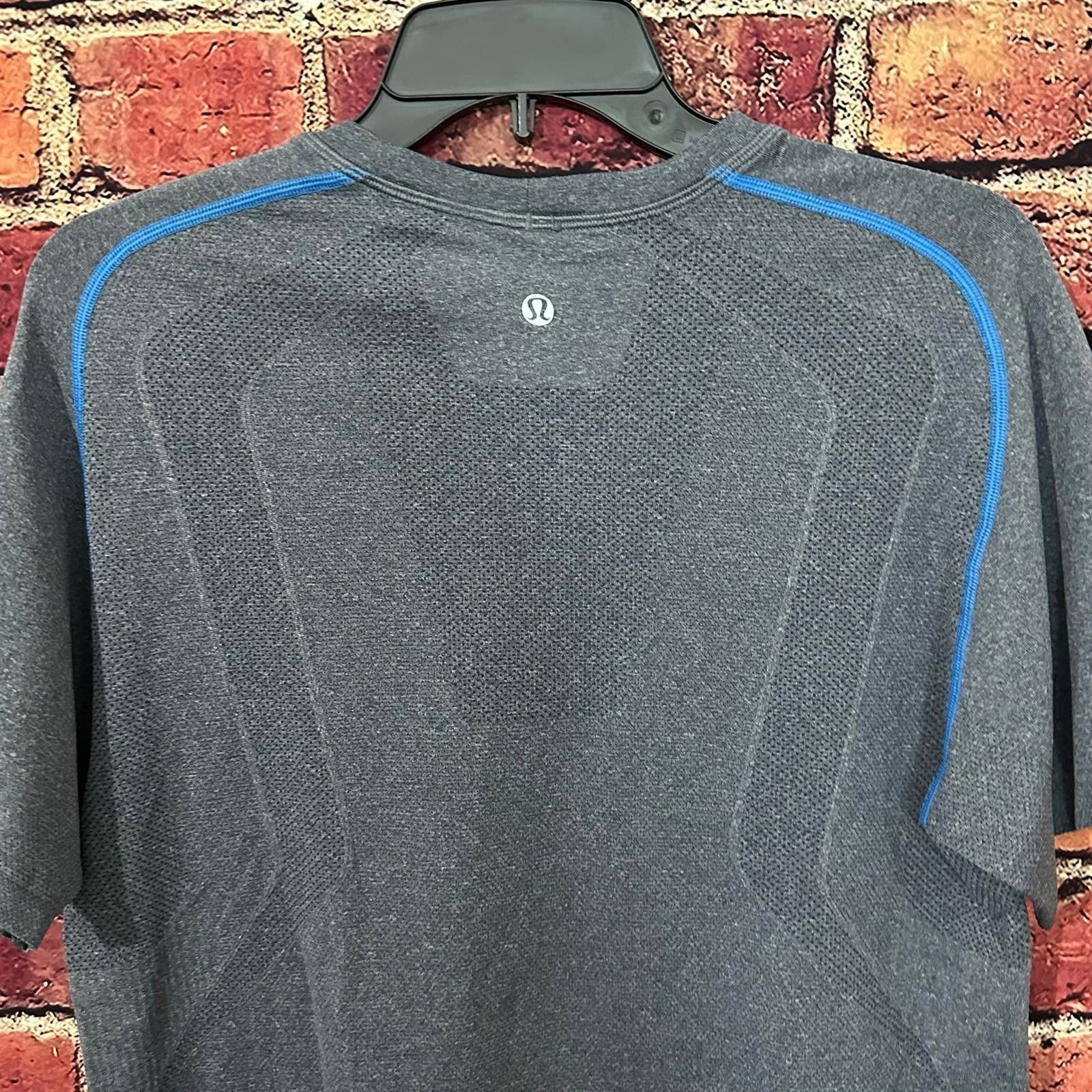 Lululemon Men’s Lululemon short sleeve t-shirt Size US M / EU 48-50 / 2 - 6 Thumbnail