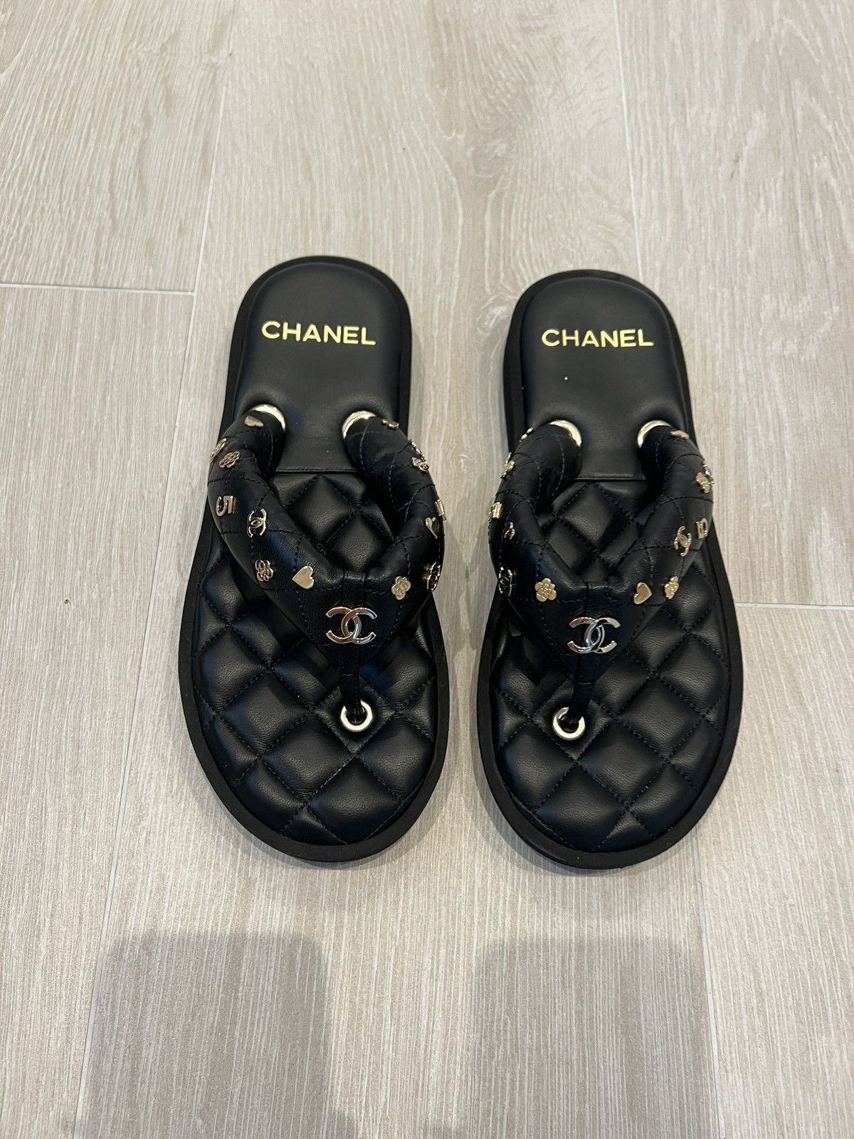 Chanel Authentic Chanel Lambskin Flip Flops Size US 10 / IT 40 - 5 Thumbnail