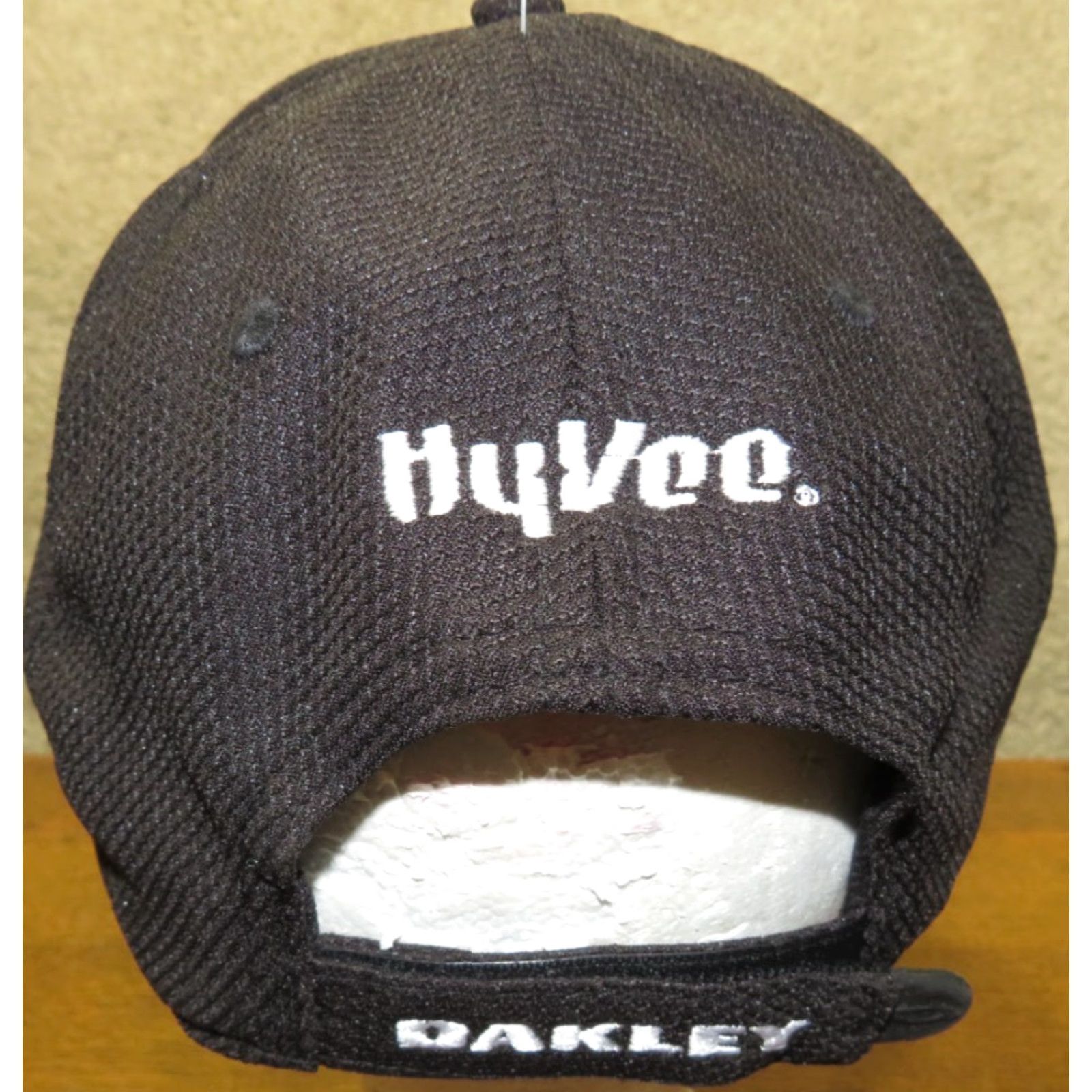 Oakley Vtg Oakley NWT Hy-Vee Food Store Sponsor Trucker Adjustable Hat Size ONE SIZE - 3 Thumbnail