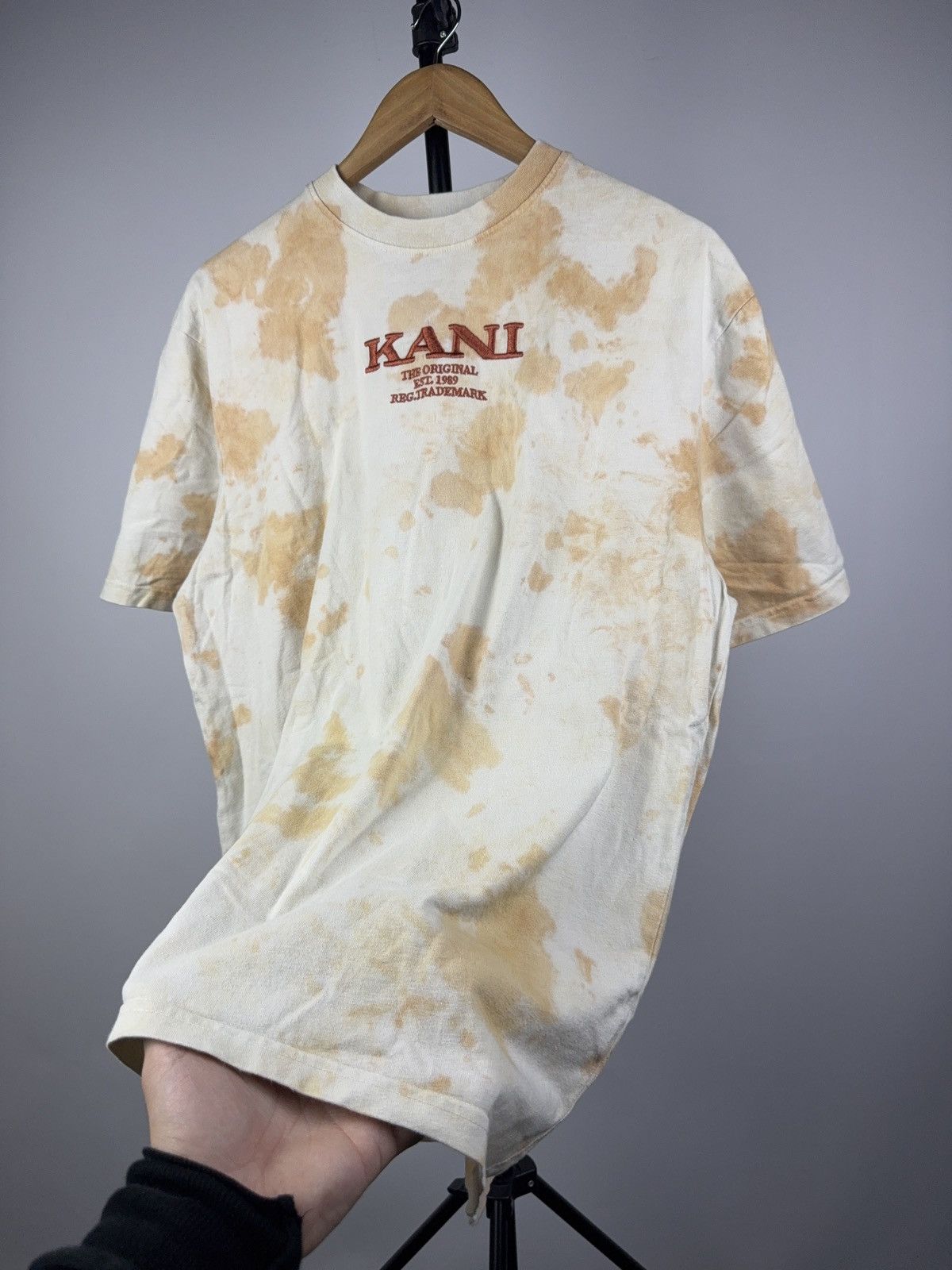 Karl Kani 00s Karl Kani Tie-Dye Logo Embroidered Tee Tagged S Fits L Size US M / EU 48-50 / 2 - 4 Thumbnail