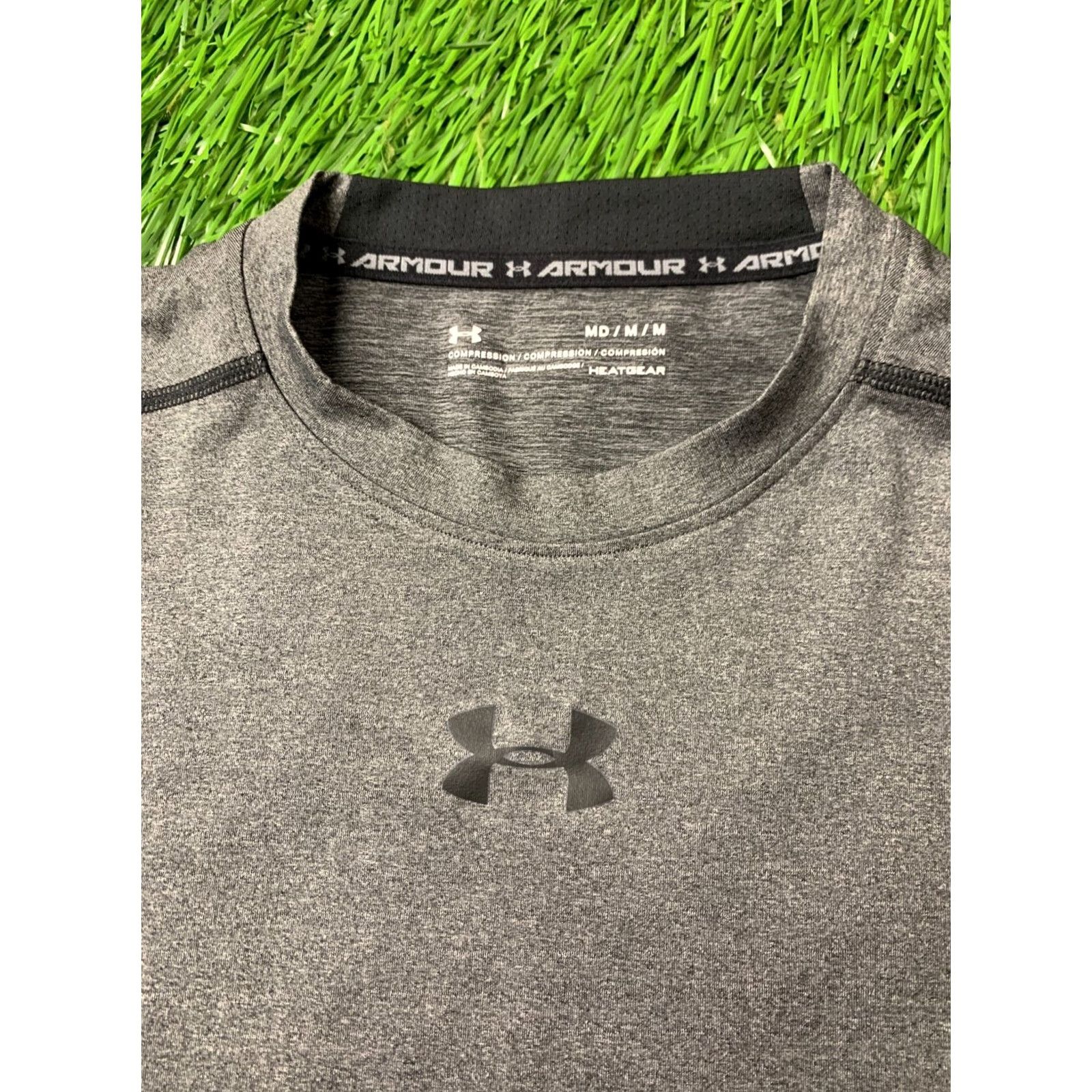 Under Armour Under Armour MEN Training HeatGear Vest Shirt Jersey M Medium Gray and Black Sleeveless Crew Neck Base Layers Sports Mens Size US M / EU 48-50 / 2 - 3 Thumbnail