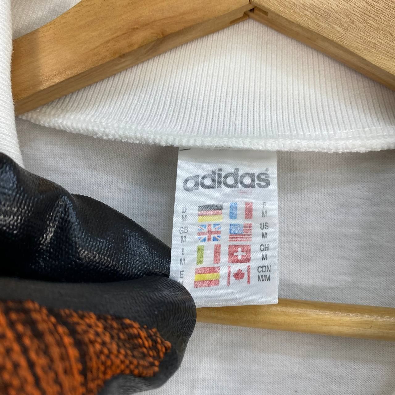 Vintage RARE VINTAGE REAL MADRID ADIDAS HERITAGE LACE UP LONGSLEEVE Size US M / EU 48-50 / 2 - 5 Thumbnail