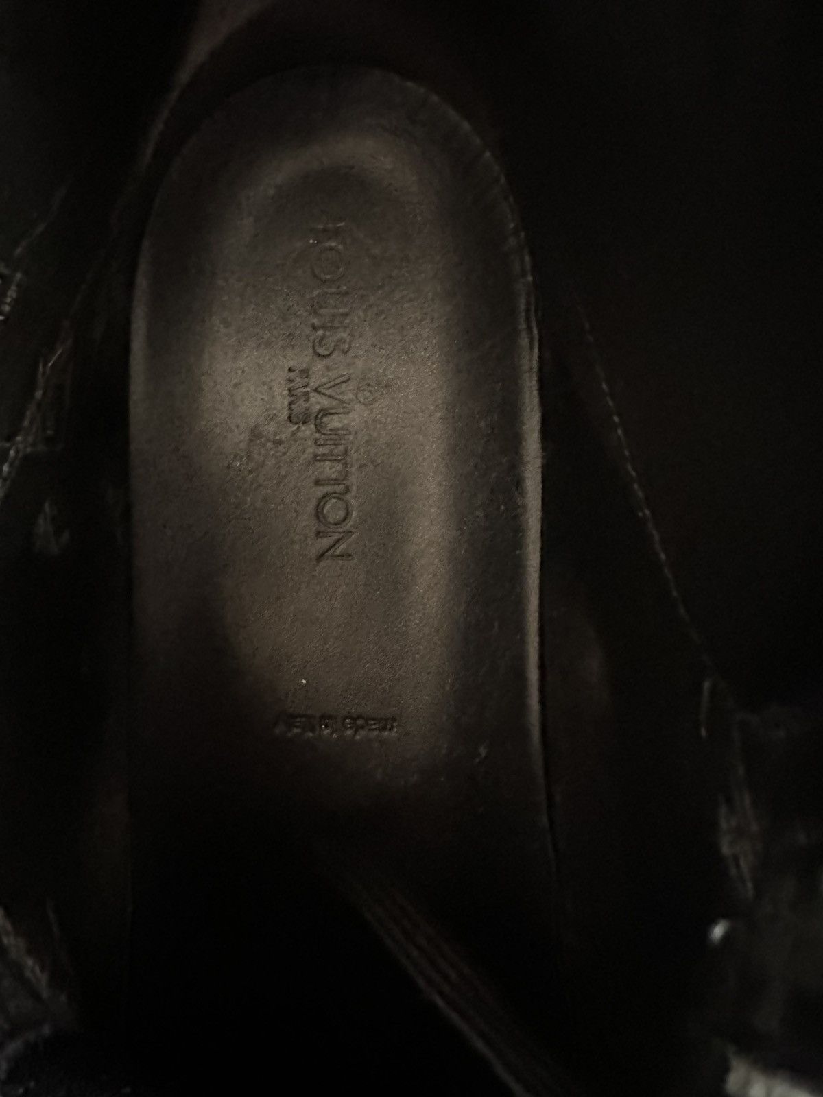 Louis Vuitton LOUIS VUITTON BLACK LEATHER SNEAKERS Size US 9.5 / EU 42-43 - 8 Thumbnail