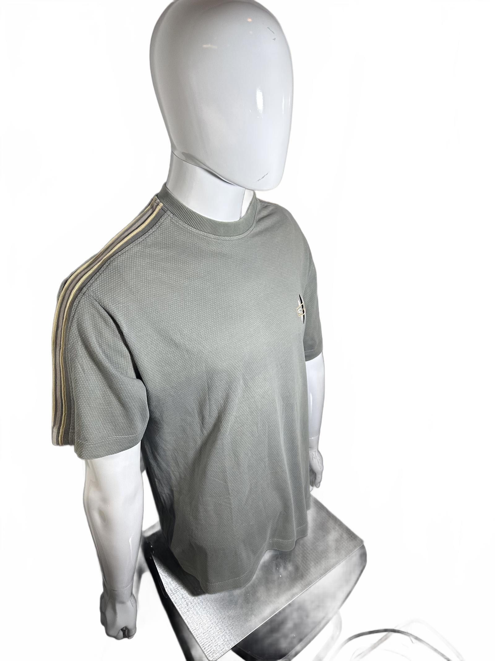 O'Neill Stylish Grey Sports T-Shirt with Striped Sleeves Size US M / EU 48-50 / 2 - 2 Thumbnail