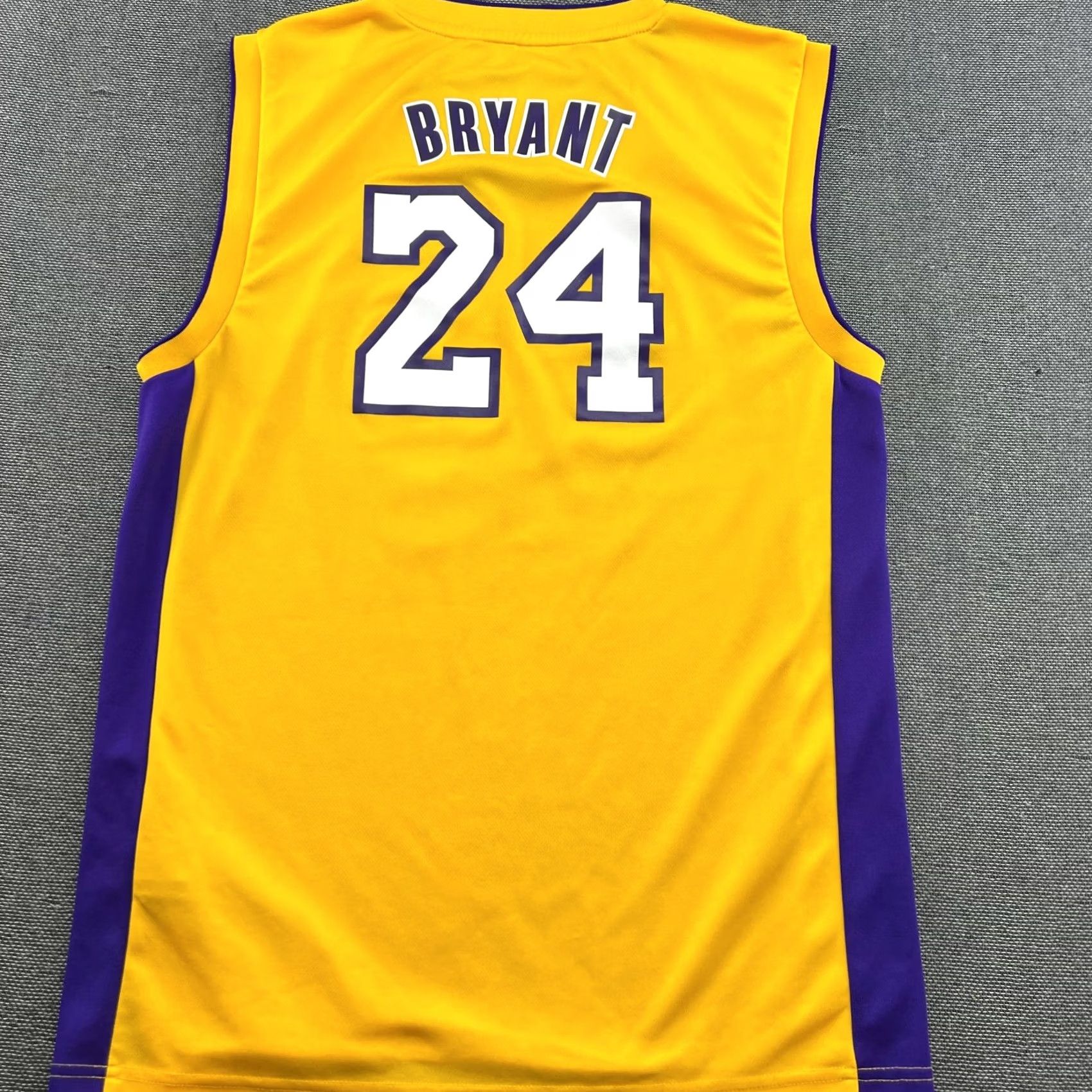 Adidas adidas LA Lakers Kobe Bryant 2012 Basketball Jersey Tank Mens Medium Yellow Sleeveless Shirt Size US M / EU 48-50 / 2 - 4 Thumbnail