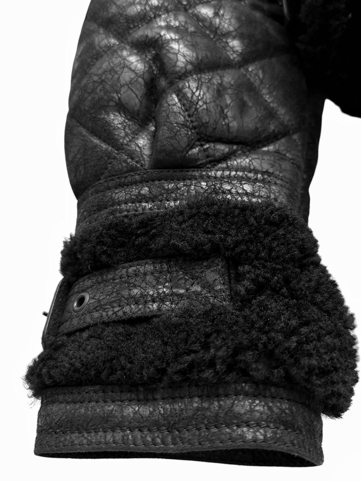 Burberry Prorsum 2010 Runway Cropped Iceland Shearling Cracked Leather Jacket Size S / US 4 / IT 40 - 10 Thumbnail
