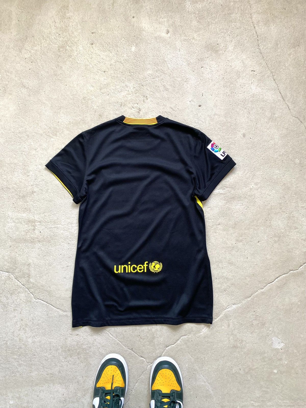 Nike Nike Barcelona Soccer Jersey T Shirt Wmns Size M / US 6-8 / IT 42-44 - 2 Thumbnail