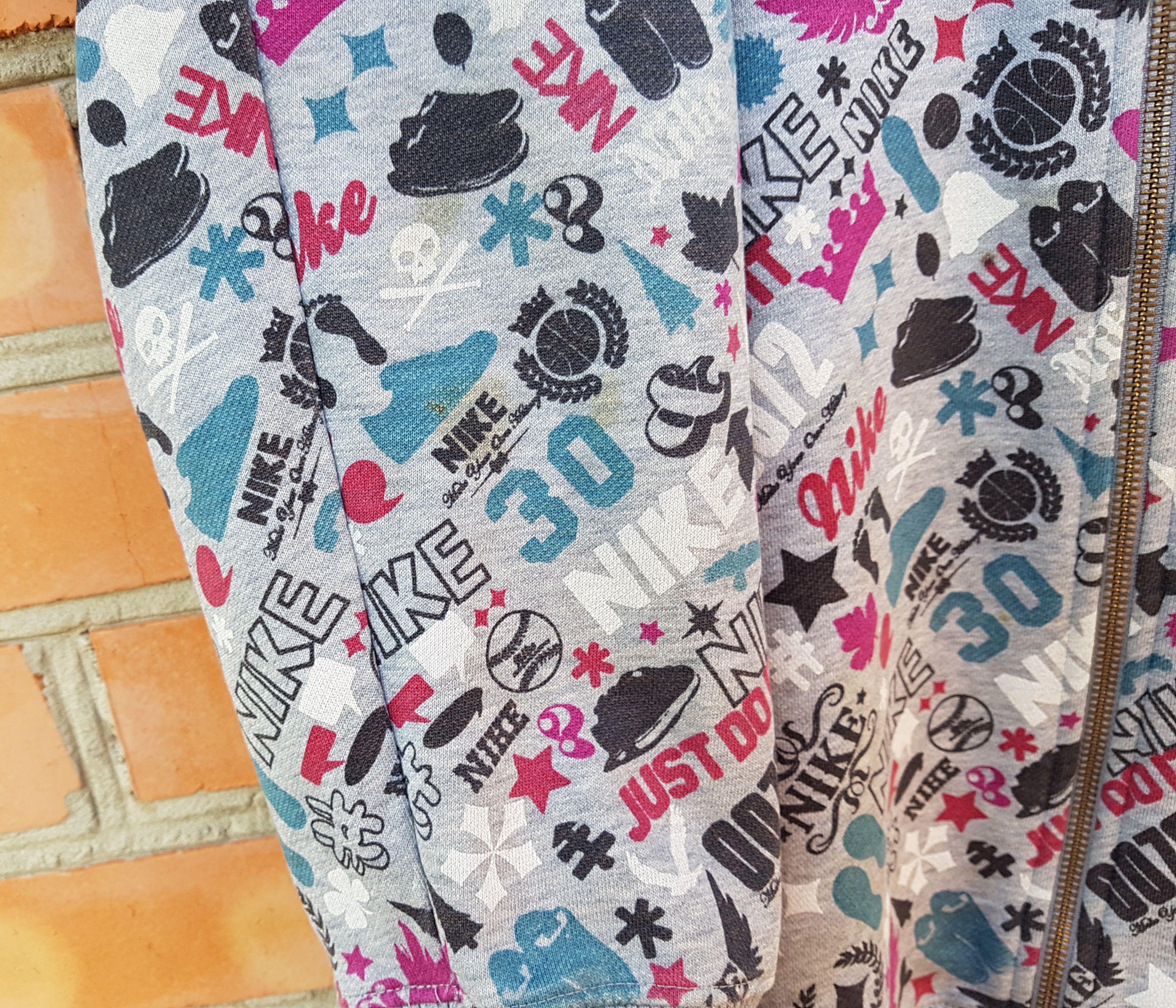 Nike Vintage Nike y2k Full Zip Graphic Printed Hoodie sz XL Size US XL / EU 56 / 4 - 10 Thumbnail
