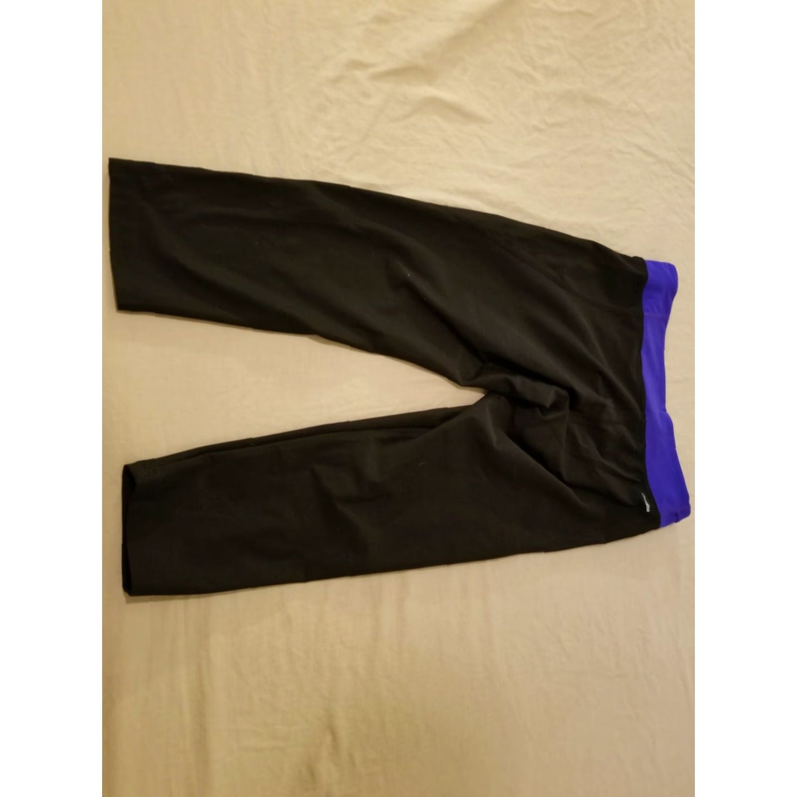 Adidas Womens adidas Capri Pants M Medium Black Athletic Gym Workout Pants Capris Sportswear Women Adidas Capri Athletic Black M Size 32" / US 10 / IT 46 - 2 Thumbnail