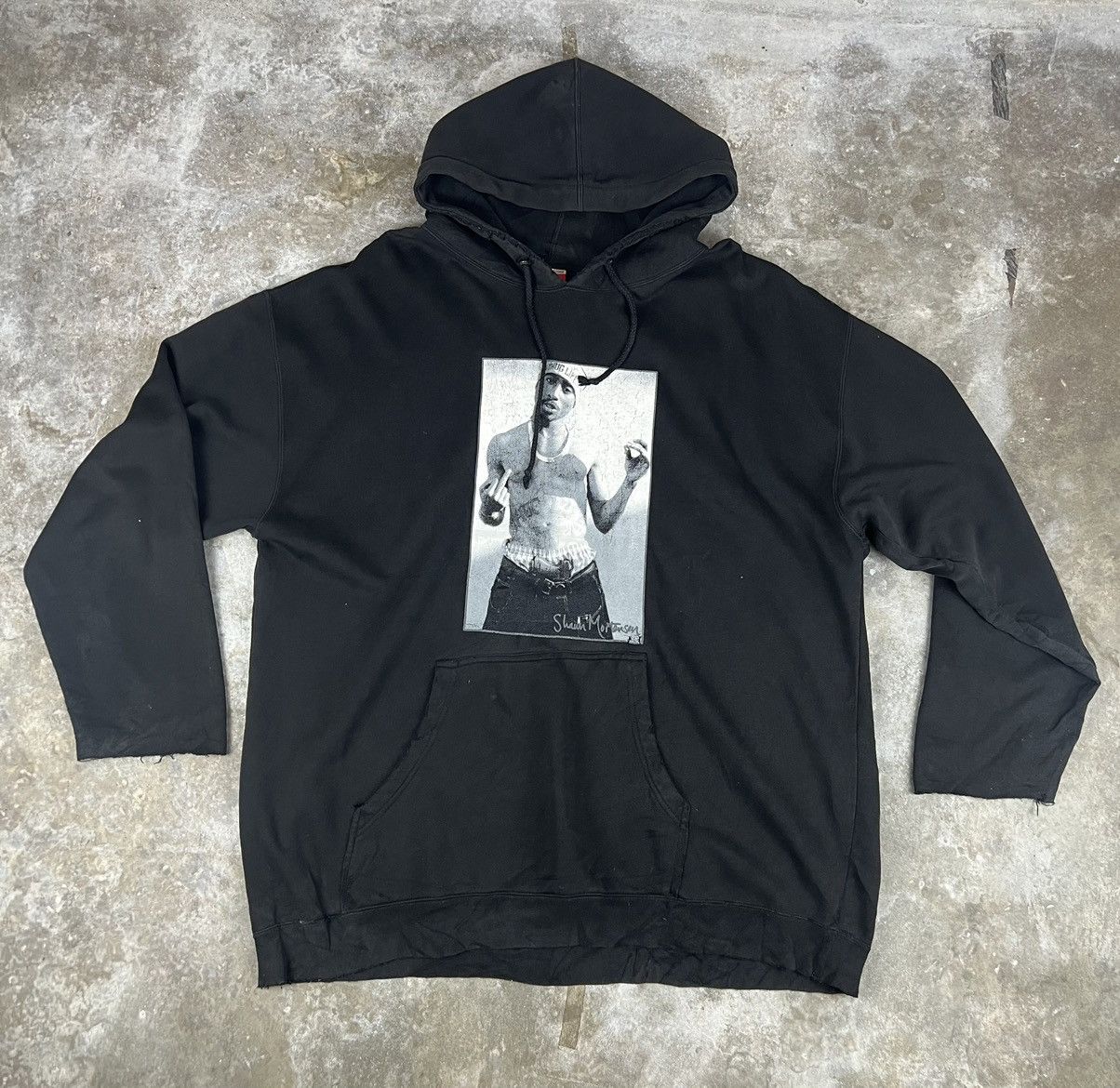 Band Tees Vintage 90's Tupaq Shakur Distressed Pullover Hoodie Size US XXL / EU 58 / 5 - 1 Thumbnail
