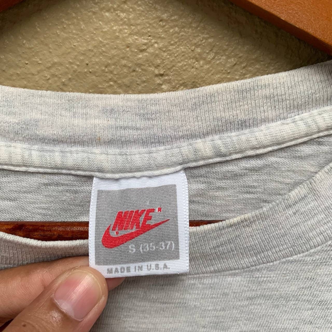 Nike Rare Distressed Vintage Nike Grey Tag Michael Jordan Tees Size US S / EU 44-46 / 1 - 5 Thumbnail