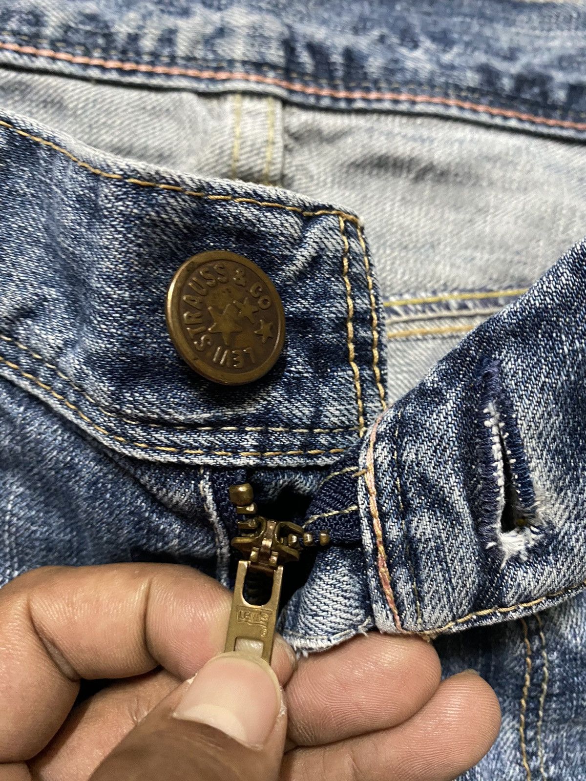 Levi's × Vintage Vintage Levi’s Washed Blue Distressed Grunge Low Rise Jeans Size US 32 / EU 48 - 14 Thumbnail