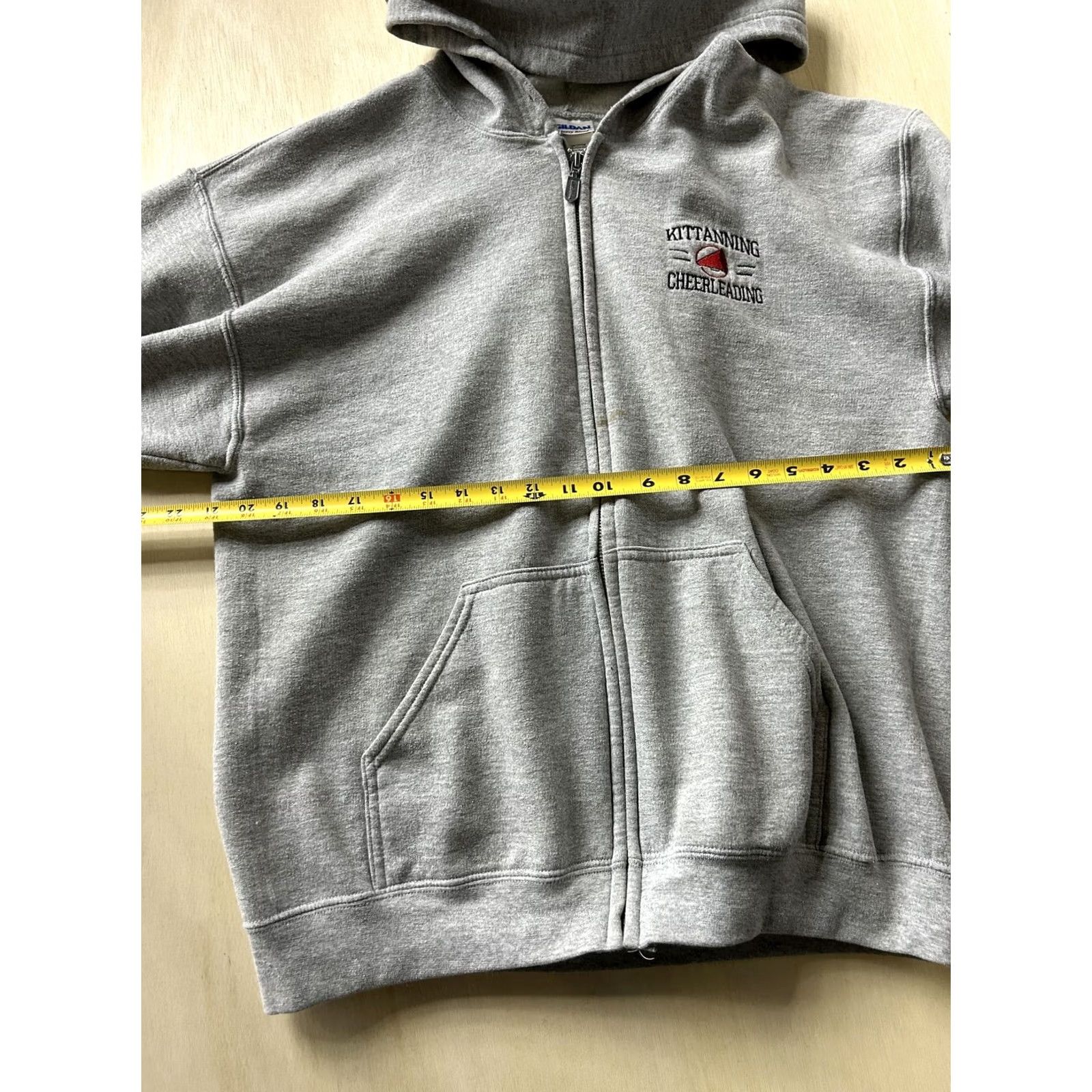 Gildan VINTAGE Gildan Heavy Blend Hoodie Mens L Gray Full Zip KITTANNING CHEERLEADING Embroidered Logo Zipper Pockets Size US L / EU 52-54 / 3 - 7 Thumbnail