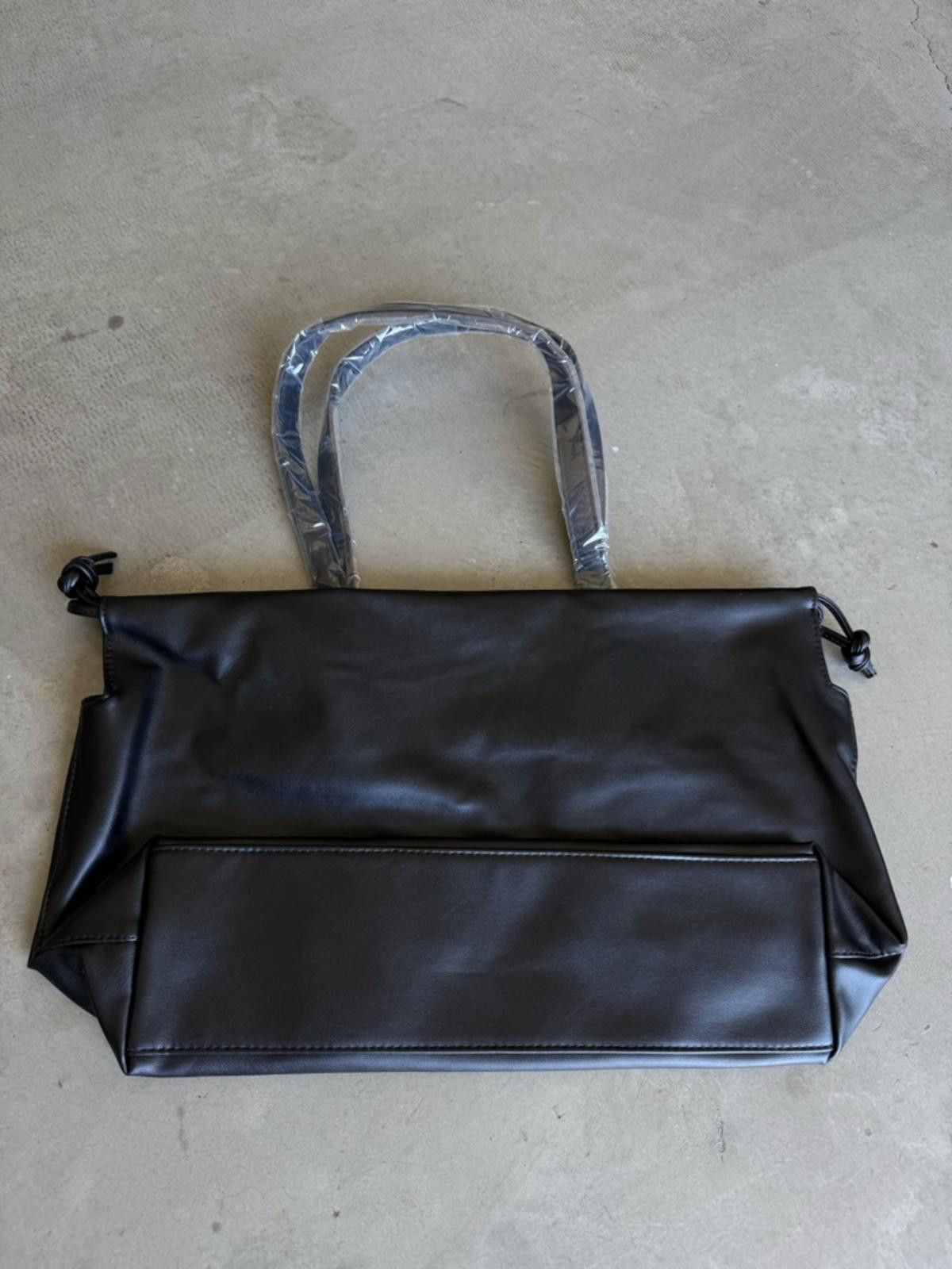 Carolina Herrera Carolina Herrera / Good Girl Tote Bag / Black Size ONE SIZE - 12 Thumbnail