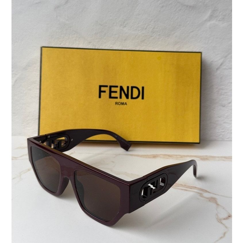Fendi NEW Fendi FE40108U Burgundy Flat Top Sunglasses Size ONE SIZE - 1 Thumbnail