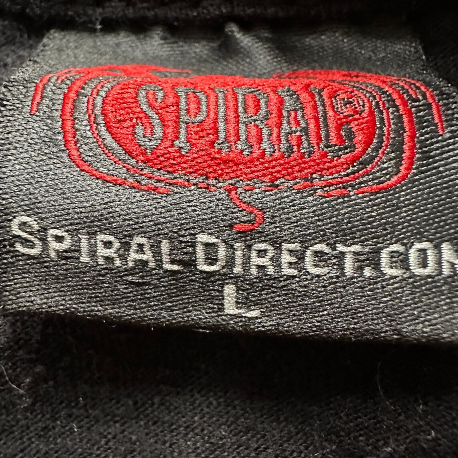 The Unbranded Brand Vintage Spiral T-Shirt Men Large Black Cotton Horror UK Flag Size US L / EU 52-54 / 3 - 6 Thumbnail