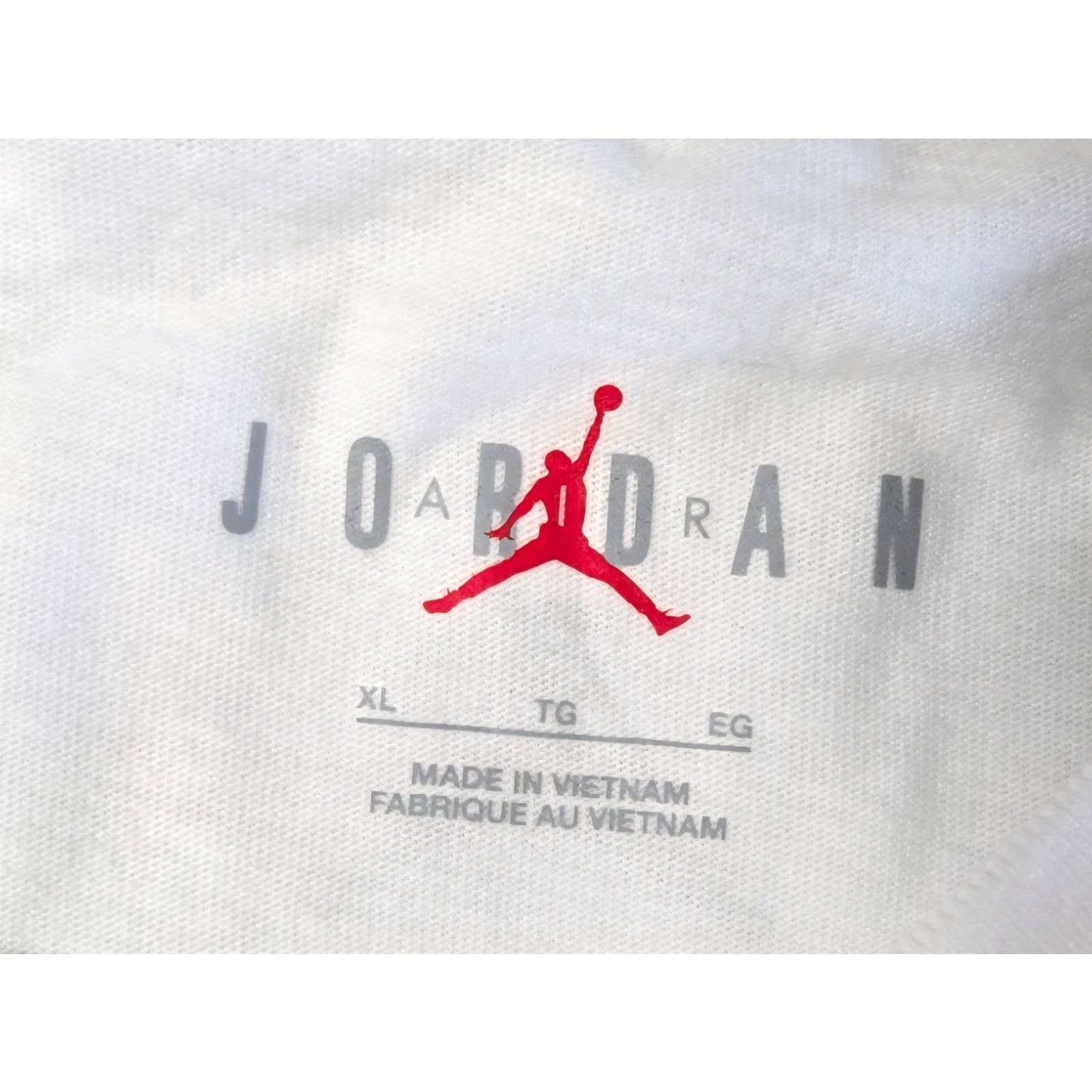 Jordan Brand Jordan Brand Sz XL Mens White Jordan Photo T-Shirt Size US XL / EU 56 / 4 - 2 Thumbnail