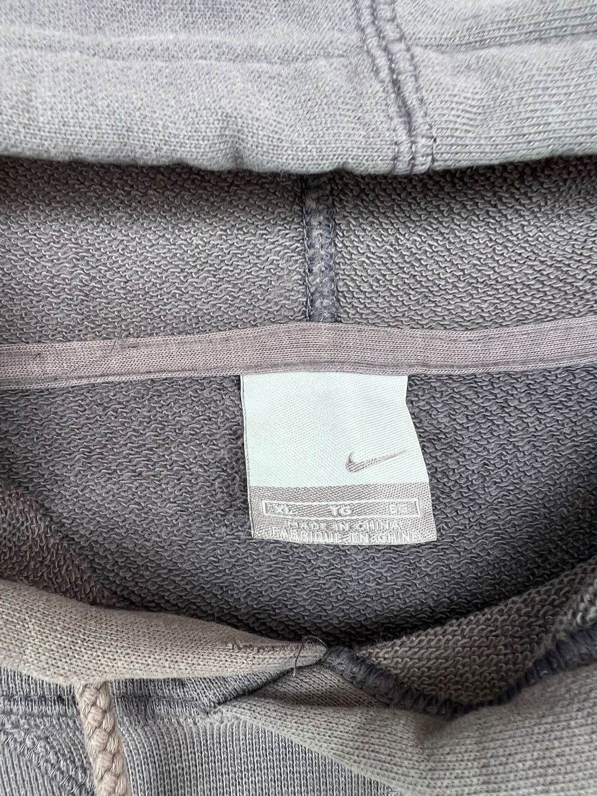 Nike Vintage 2000s Nike Small Swoosh Hoodie Size US L / EU 52-54 / 3 - 8 Thumbnail