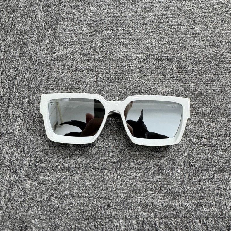 Louis Vuitton Louis Vuitton Millionaire Sunglasses Size ONE SIZE - 1 Thumbnail