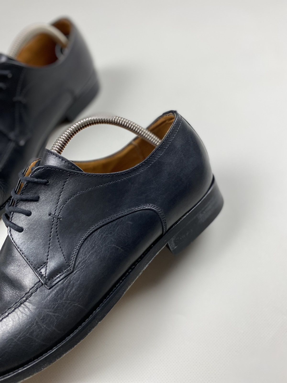 Loake Loake men’s leather formal lace up shoes size US 10 Size US 10 / EU 43 - 16 Thumbnail
