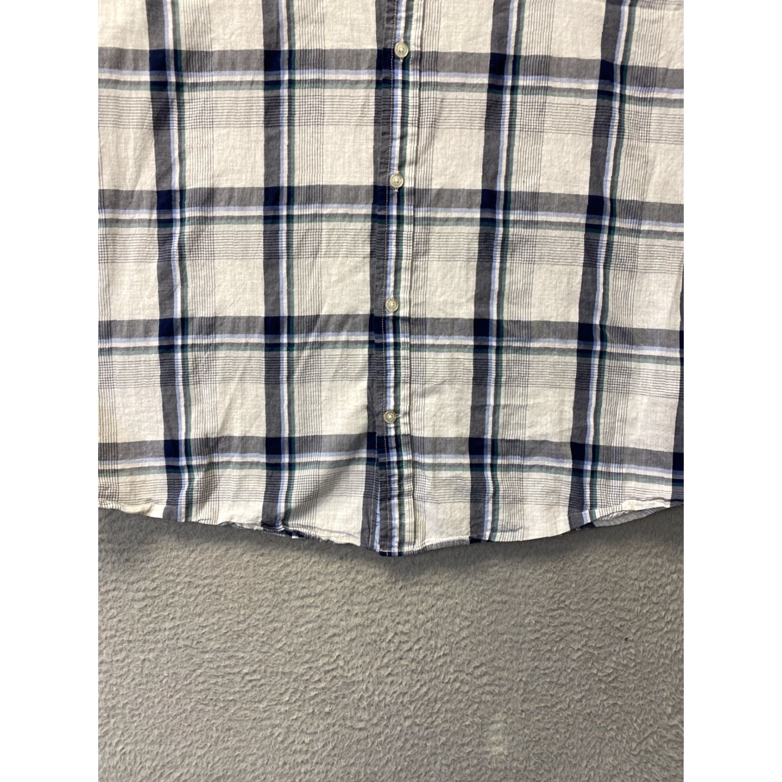 Banana Republic Banana Republic Button-Up Shirt Men XL Navy Gray Untucked Fit Plaid Cotton /0480 Size US XL / EU 56 / 4 - 2 Thumbnail