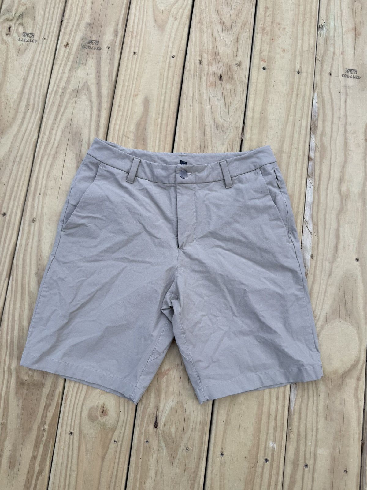 Lululemon Lululemon khaki shorts Size US 30 / EU 46 - 1 Thumbnail