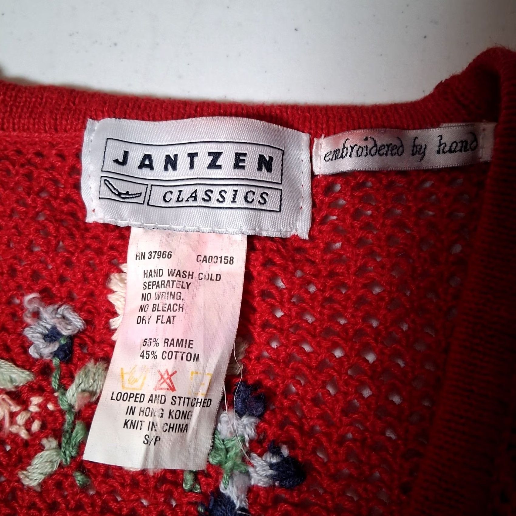 Jantzen VINTAGE Jantzen Sweater Vest Women S Red Hand Embroidered Floral Open Knit Size S / US 4 / IT 40 - 6 Thumbnail