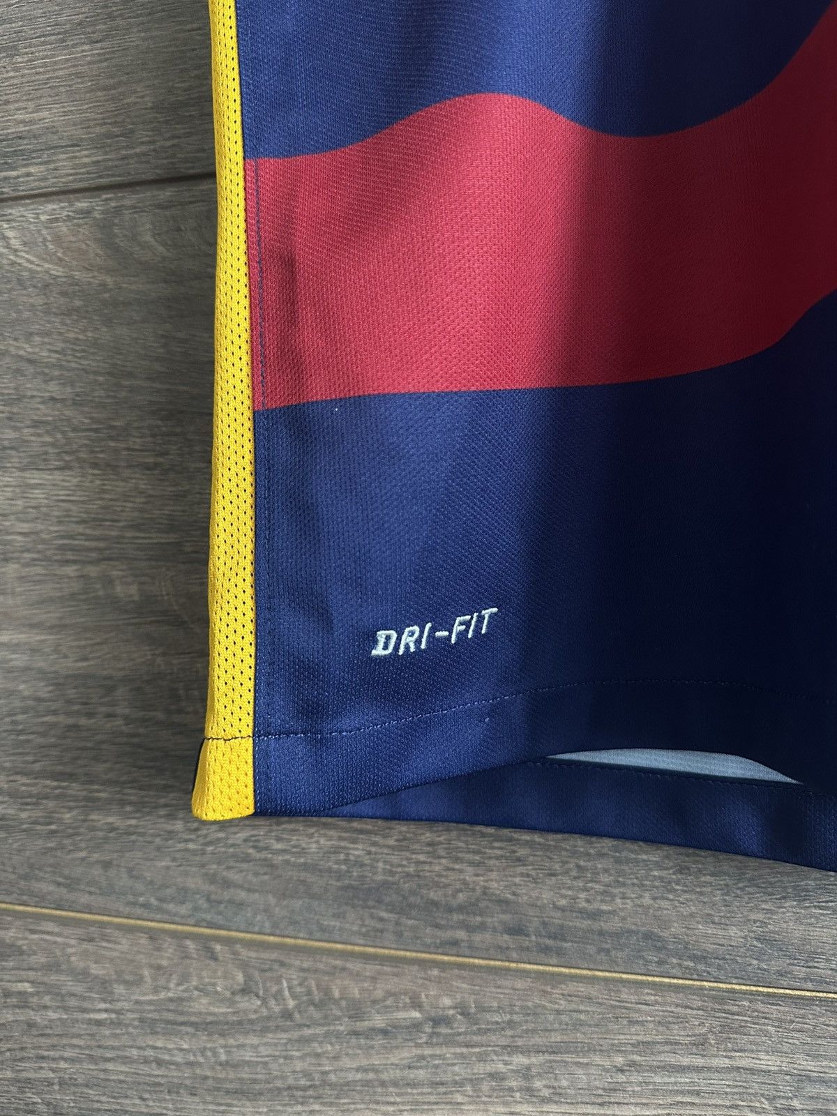 Nike Nike Barcelona 2015/2016 Home Away Jersey Football T-Shirt Size US S / EU 44-46 / 1 - 7 Thumbnail
