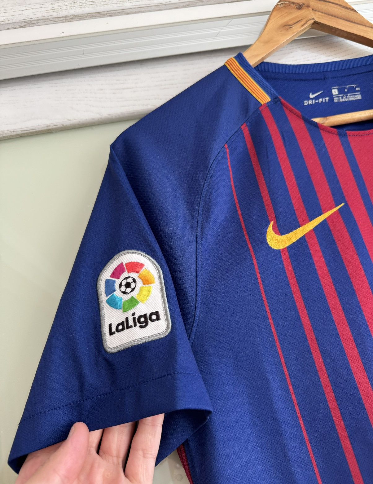 Nike Barcelona 2017-2018 Home Soccer Jersey Football Kit Shirt Size US S / EU 44-46 / 1 - 6 Thumbnail