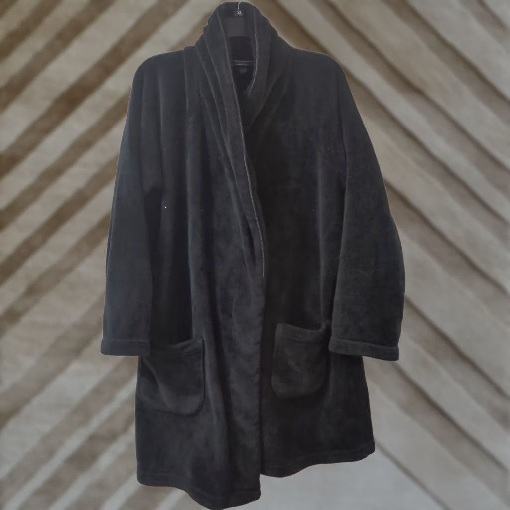Victoria's Secret Victoria's Secret Robe Black Plush Short Cozy Kimono Bath Logo M/L Belted, Long Sleeve, Fleece, Embroidered, Regular, Women Size 32" / US 10 / IT 46 - 1 Thumbnail