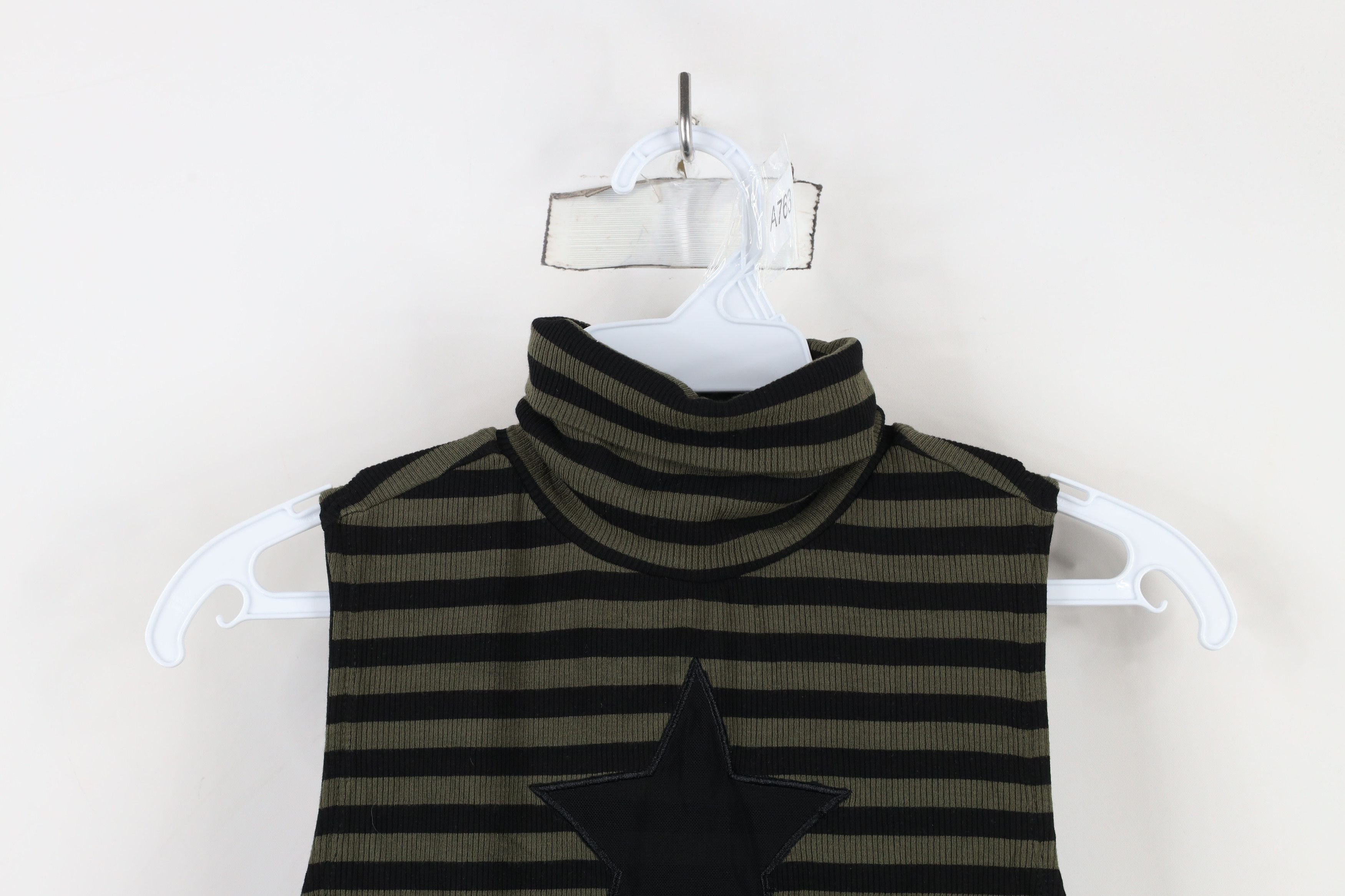 Vintage Vintage Y2K Goth Ribbed Sleeveless Turtleneck T-Shirt Size S / US 4 / IT 40 - 2 Thumbnail