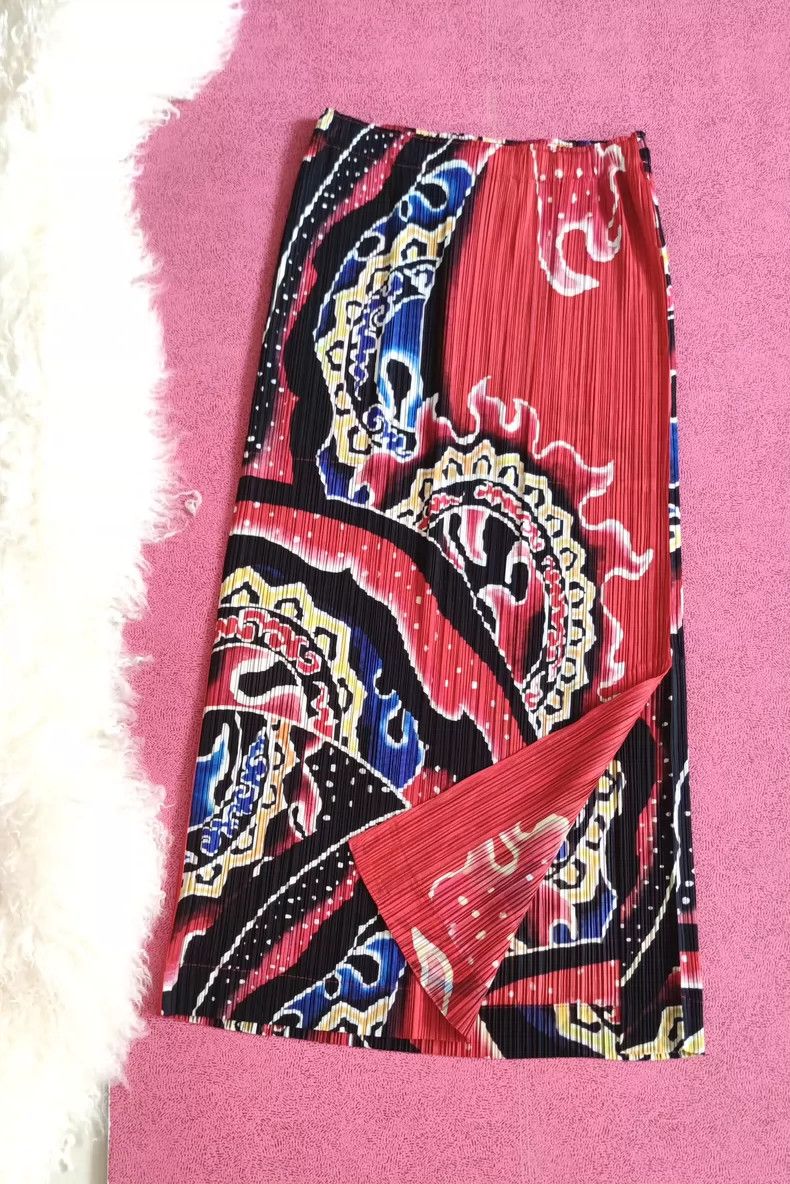 Issey Miyake Issey Miyake size:1 Red dragon-patterned Chinese-style fac Size 22" - 1 Thumbnail