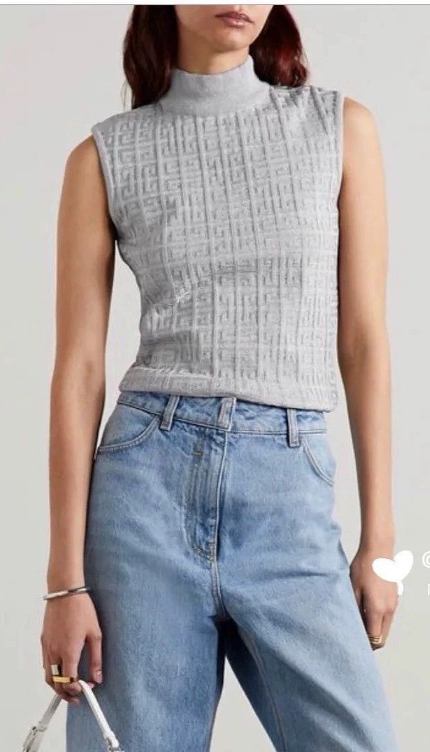 Givenchy Givenchy Gray Knit Vest, Size S, Greek Pattern Embossed Size US S / EU 44-46 / 1 - 8 Thumbnail