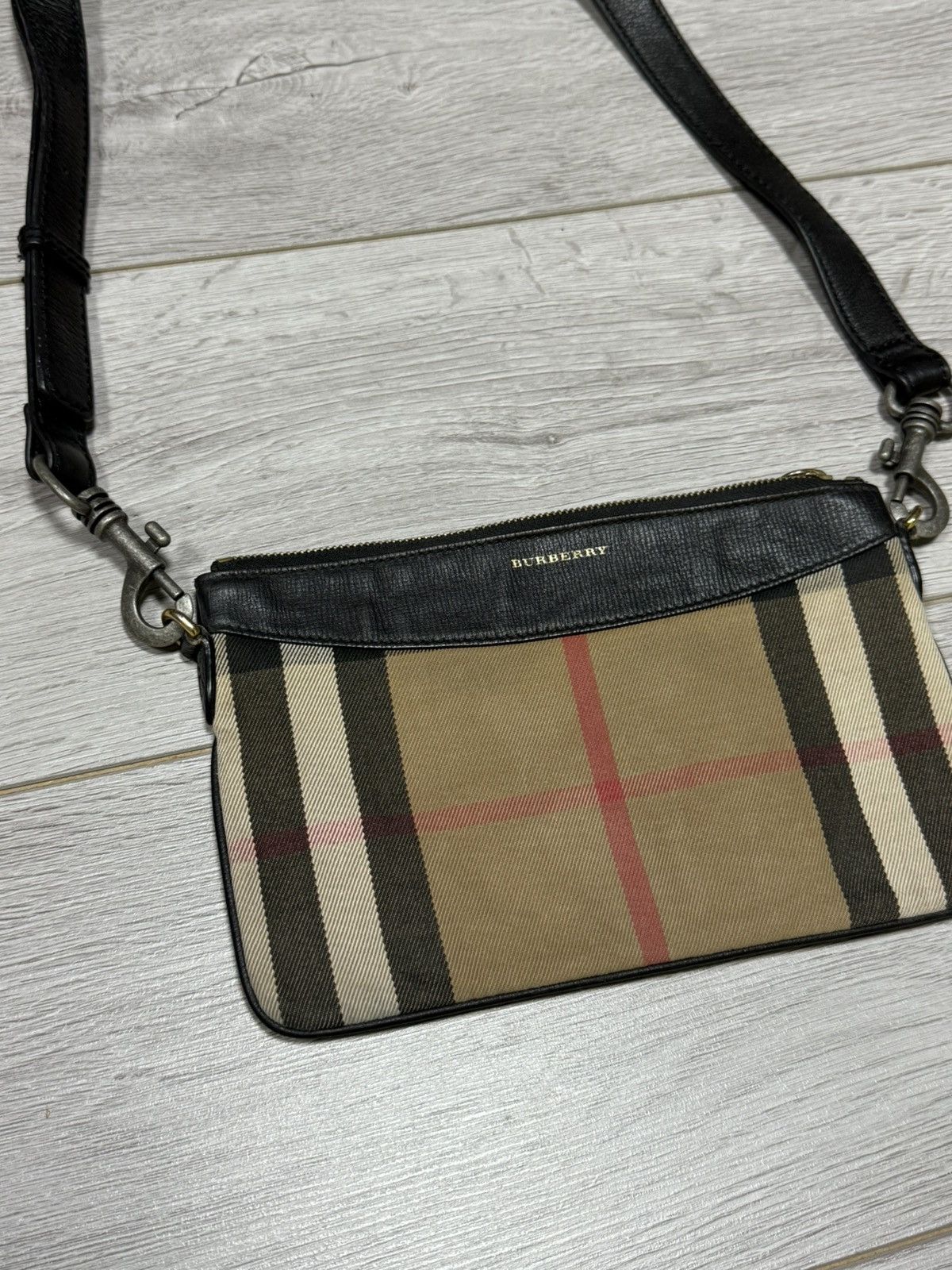 Burberry Burberry nova check leather bag pouch crossbody Size ONE SIZE - 4 Thumbnail
