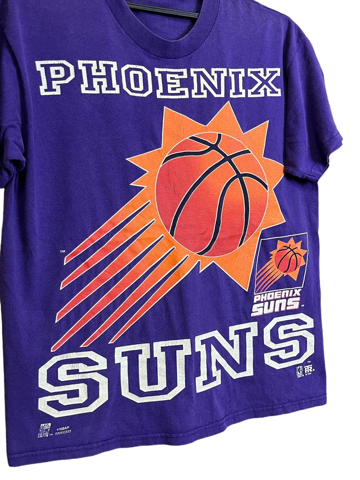 NBA VINTAGE 90s PHOENIX SUNS NBA TEAM 1995 BIG PRINT T SHIRT Size US L / EU 52-54 / 3 - 3 Thumbnail