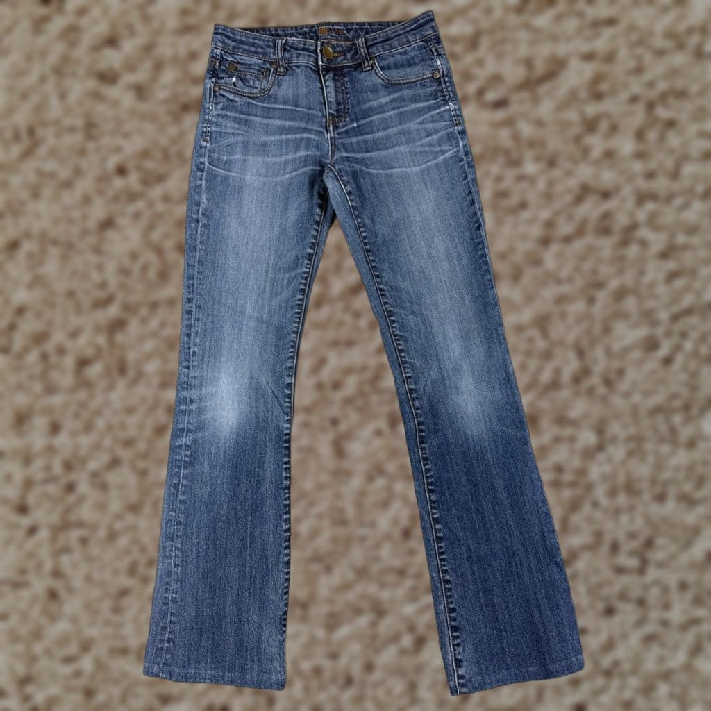 KUT from the Kloth Jeans Women 2 Blue Denim Bootcut Cotton Blend Mid 26x31 Distressed Embroidered Rhinestone 5-Pocket Solid Regular Inseam 31