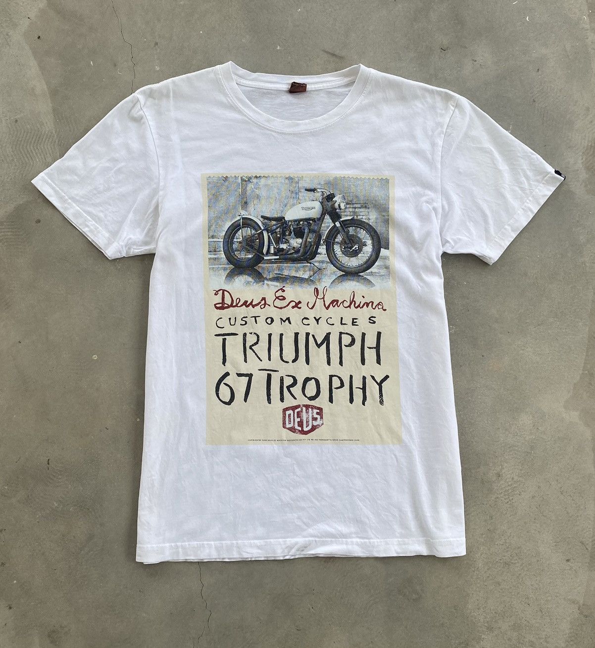 Deus Ex Machina DEUS EX MACHINA X TRIUMPH CUSTOM CYCLES TEE Size US L / EU 52-54 / 3 - 1 Thumbnail