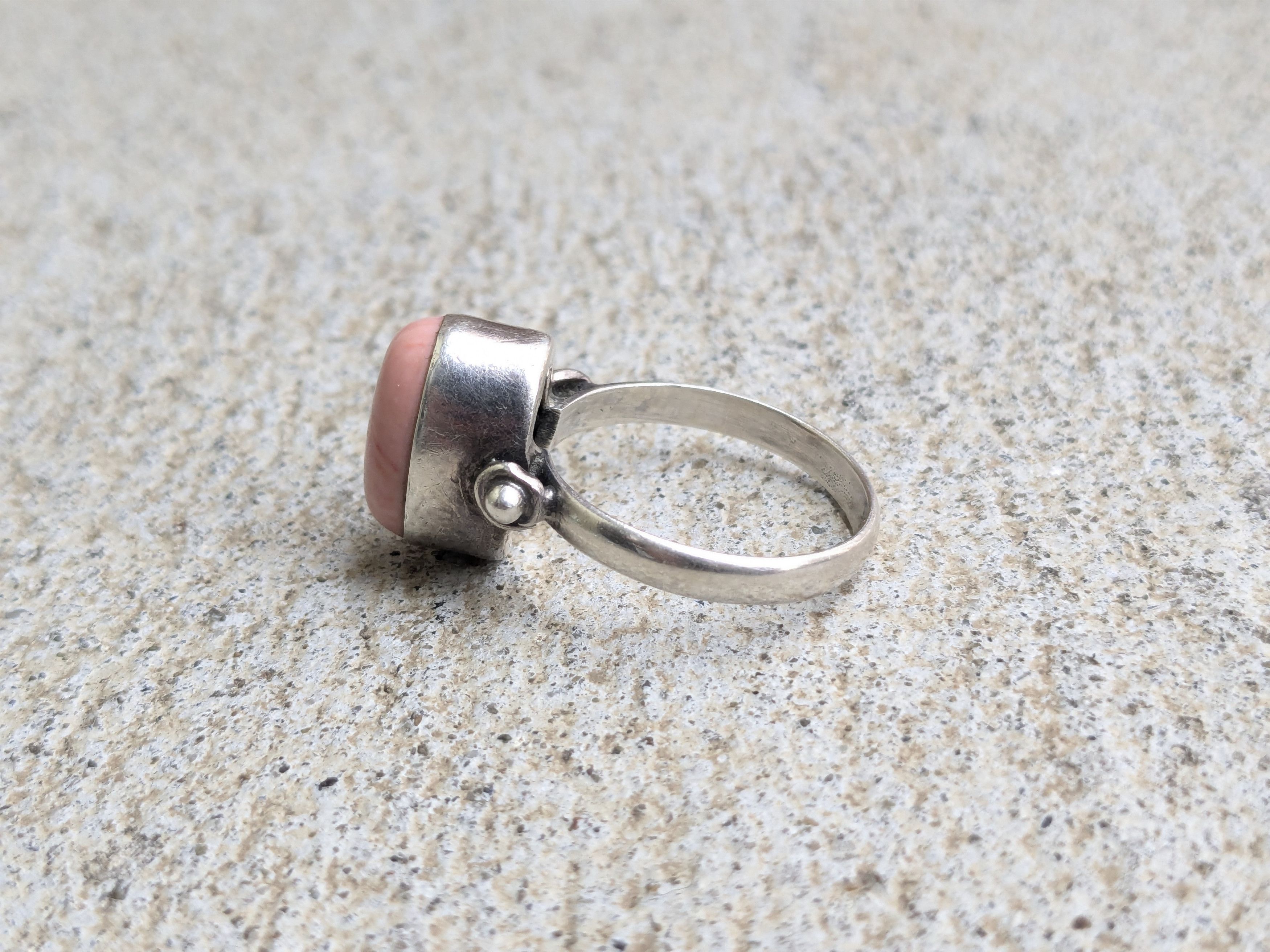 Jewelry Sterling Silver Ring Pink Coral Size 9 Oval Size ONE SIZE - 6 Thumbnail